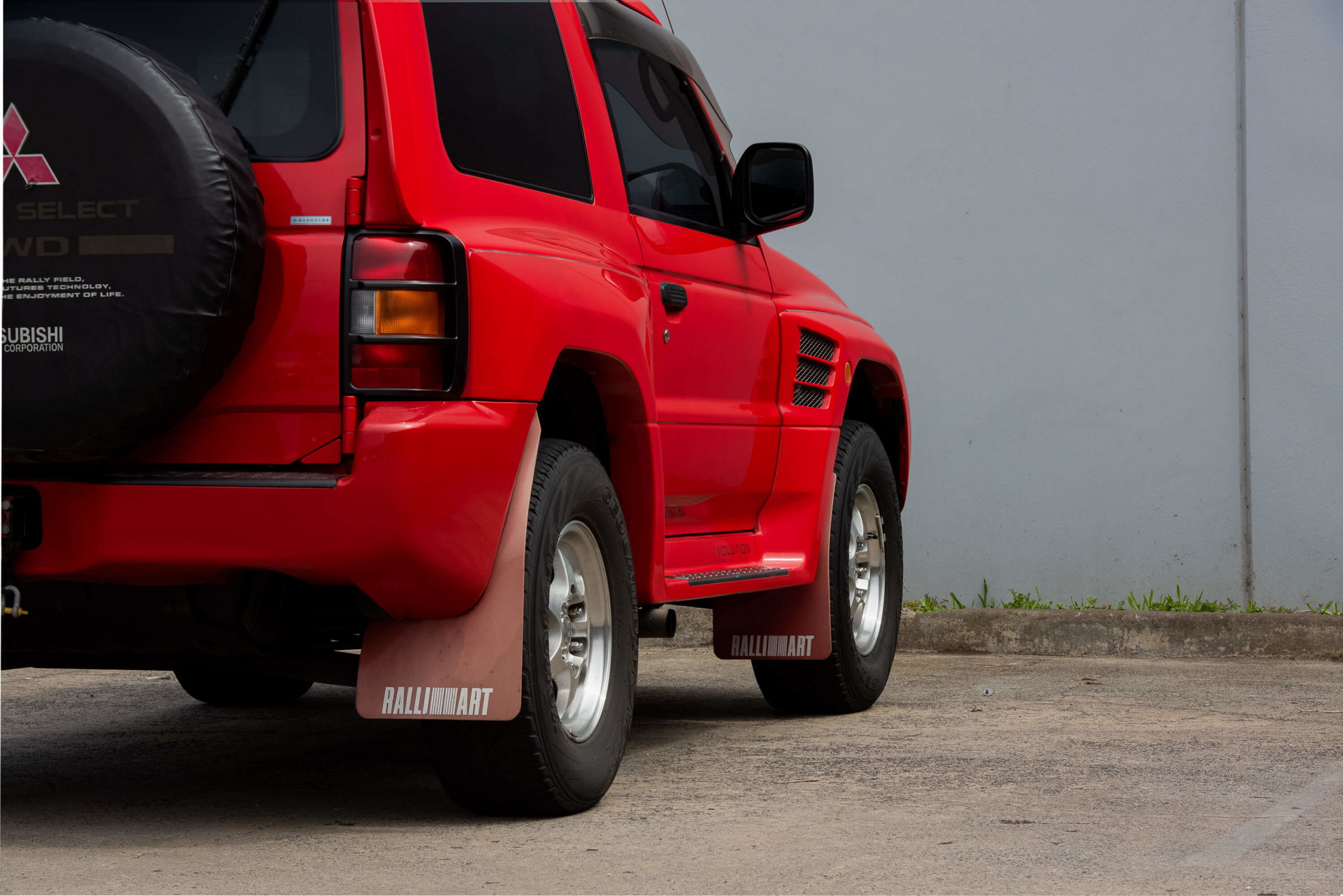 1997 Mitsubishi Pajero Evo Is A Reminder Of The Brand’s Dakar-Dominating Days