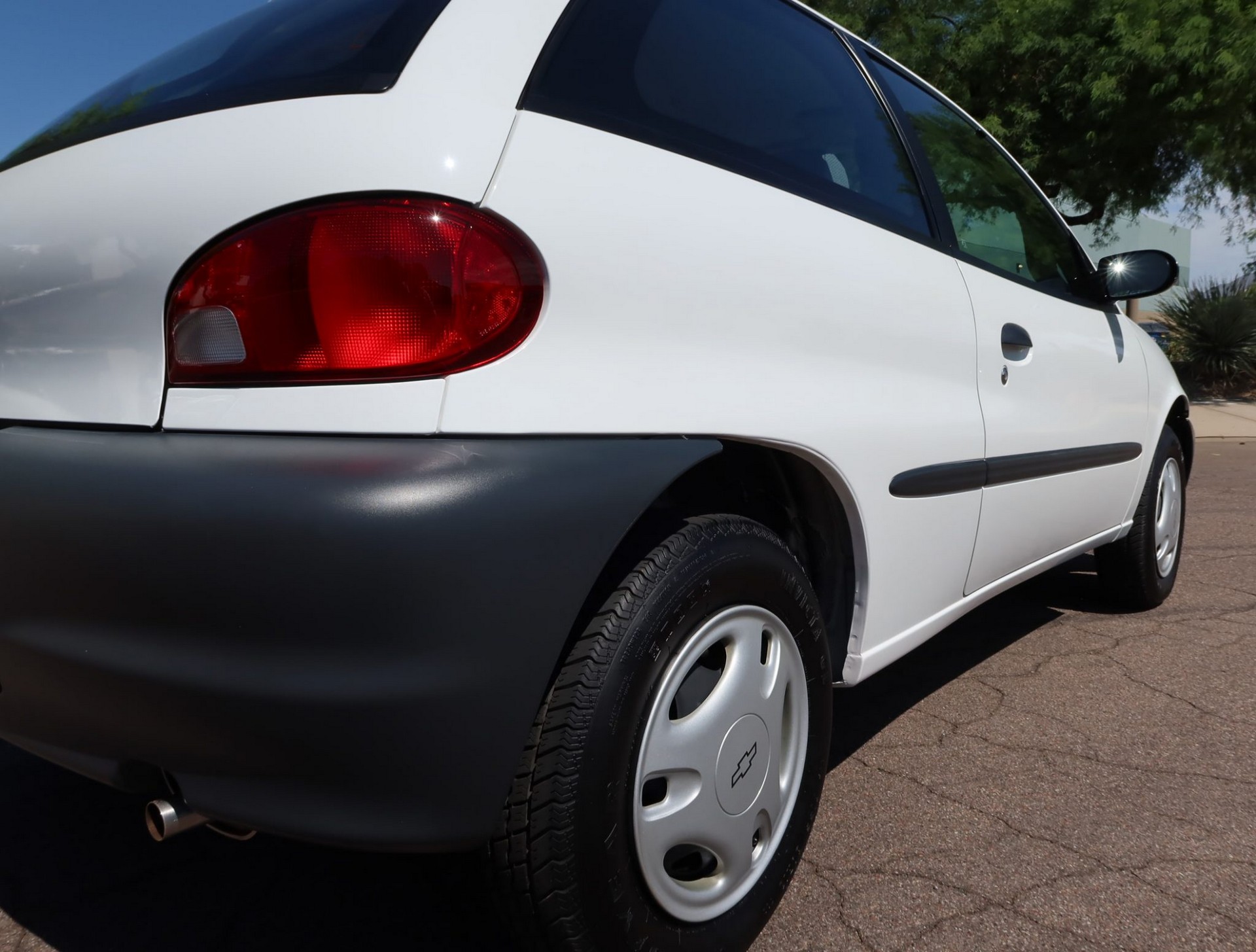 This 400 Mile Chevy Metro Hatchback Is An Economy Car Time Capsule From 2000