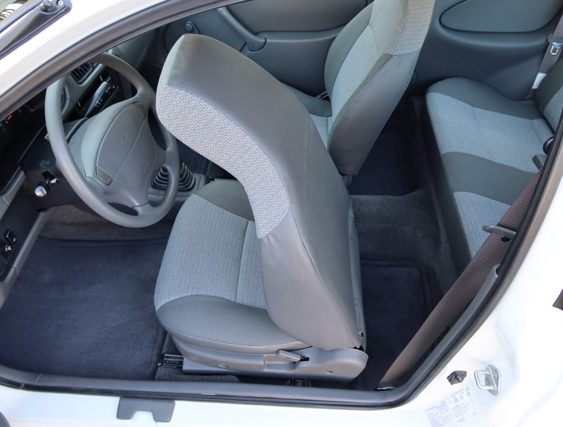 This 400 Mile Chevy Metro Hatchback Is An Economy Car Time Capsule From 2000