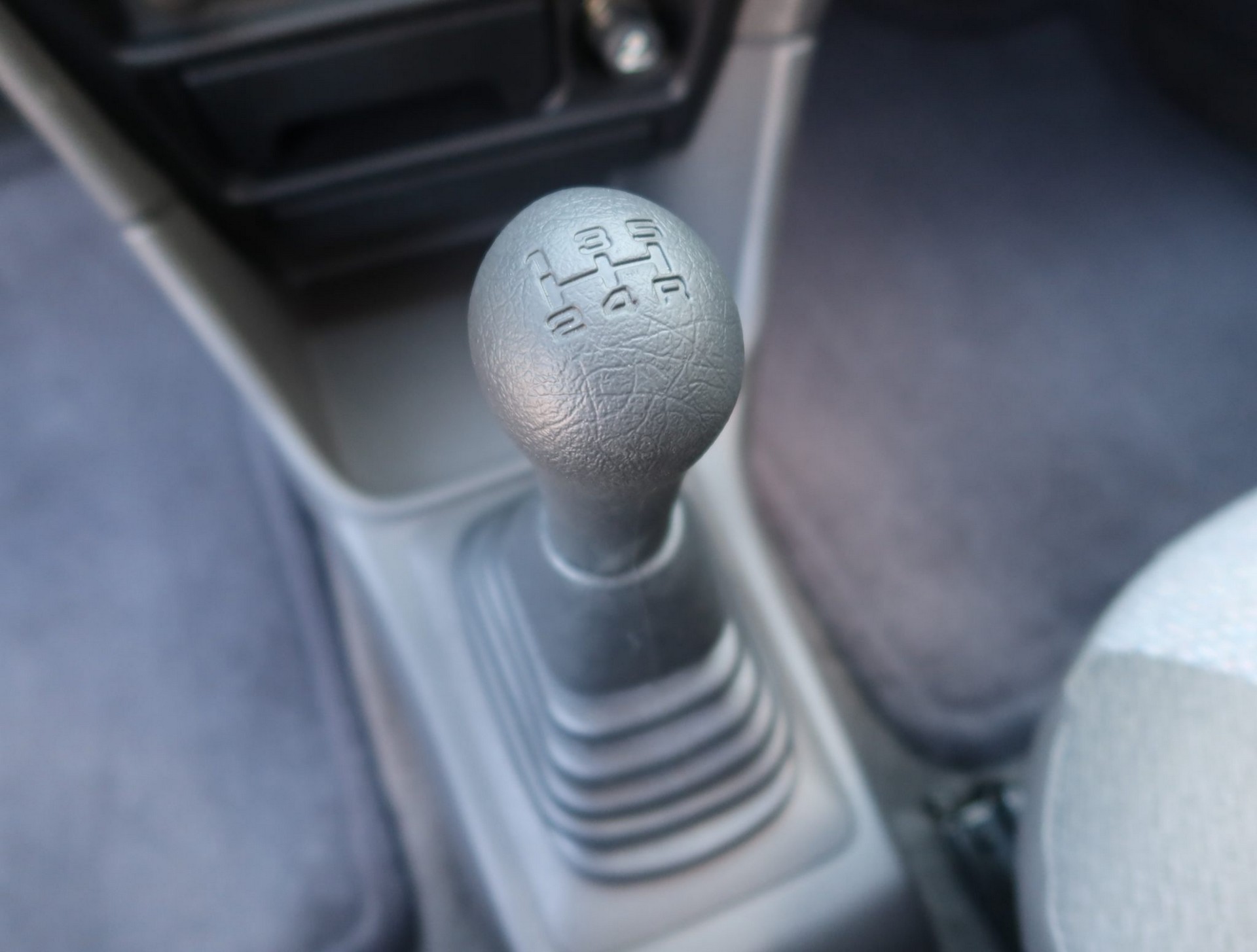 This 400 Mile Chevy Metro Hatchback Is An Economy Car Time Capsule From 2000