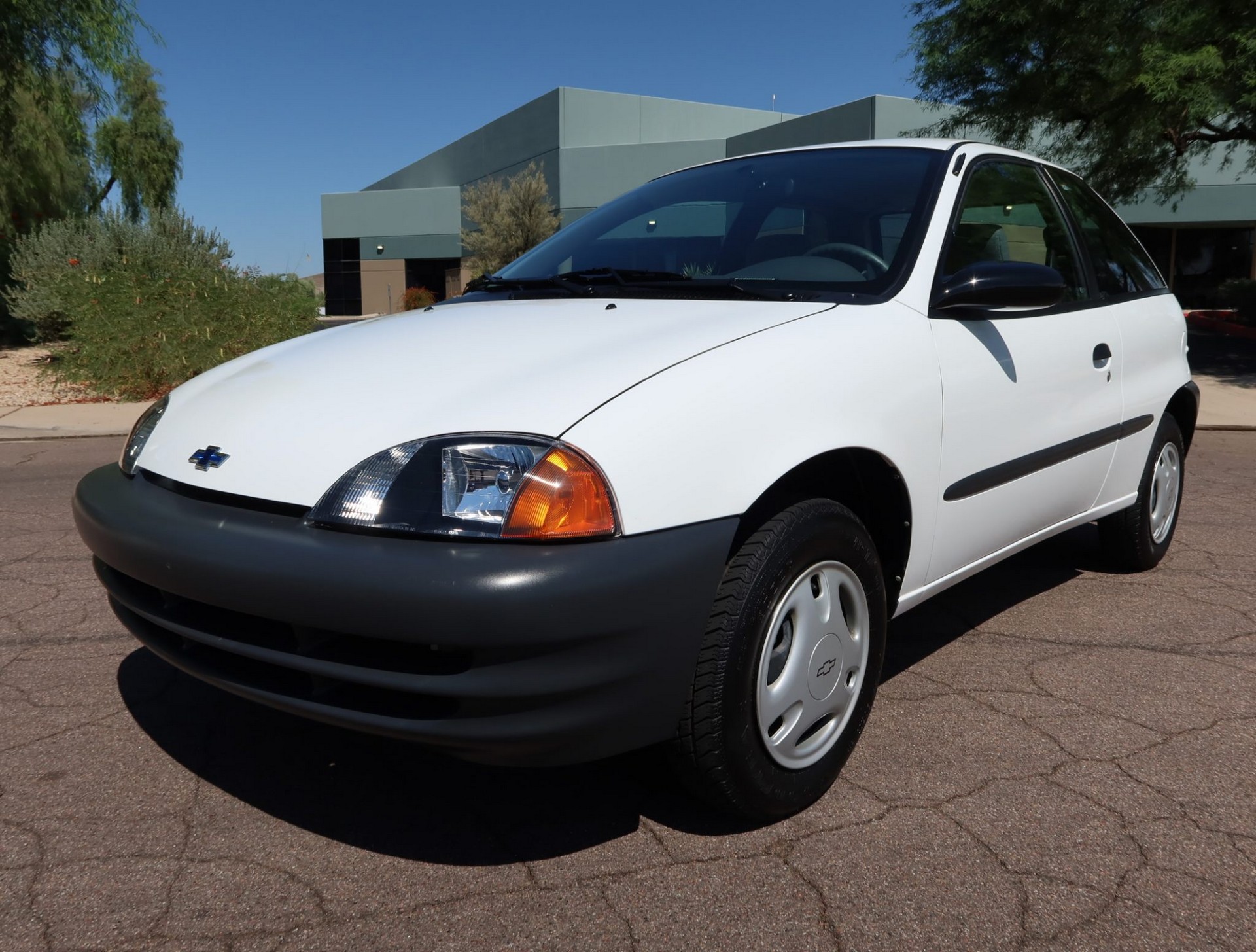 This 400 Mile Chevy Metro Hatchback Is An Economy Car Time Capsule From 2000