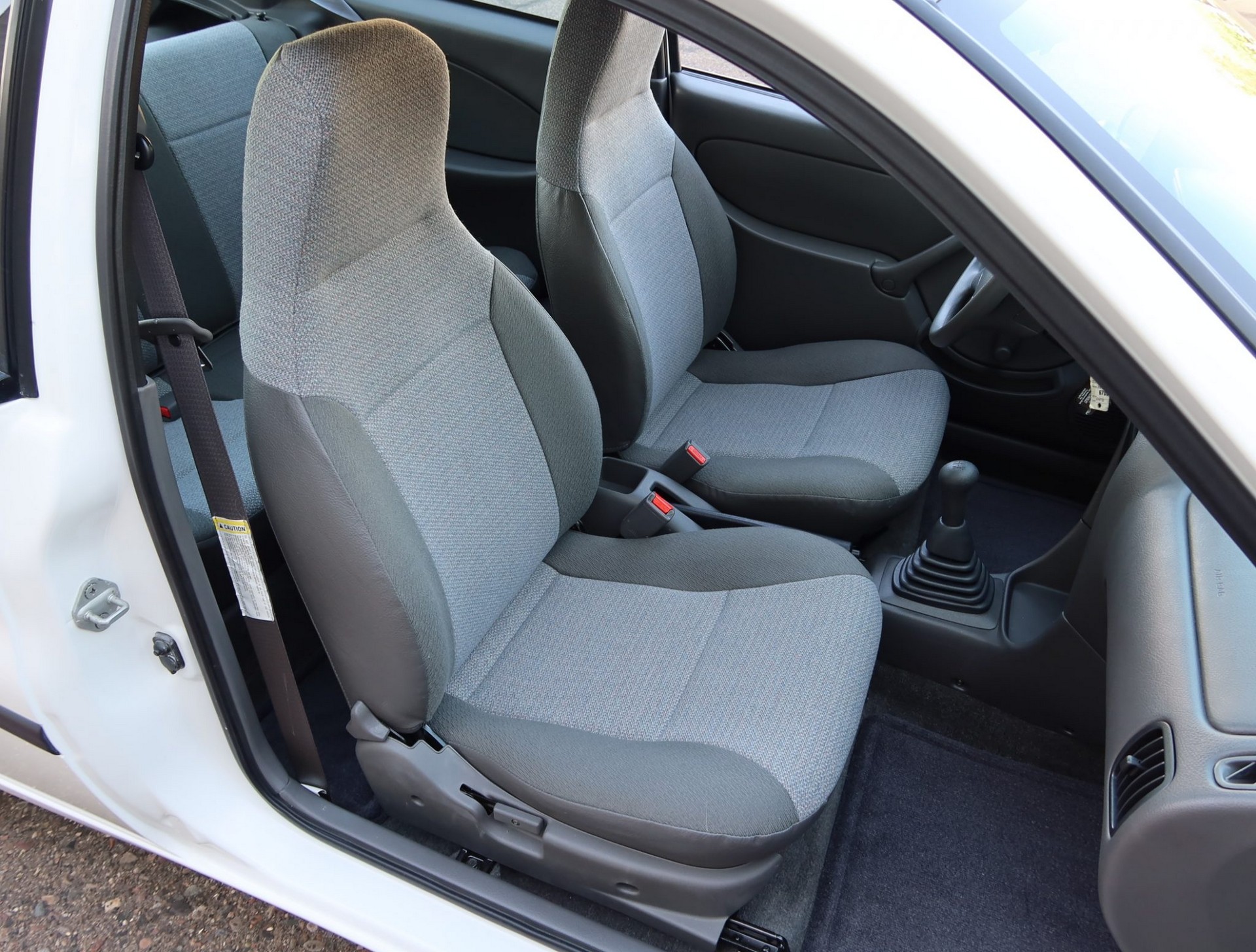 This 400 Mile Chevy Metro Hatchback Is An Economy Car Time Capsule From 2000