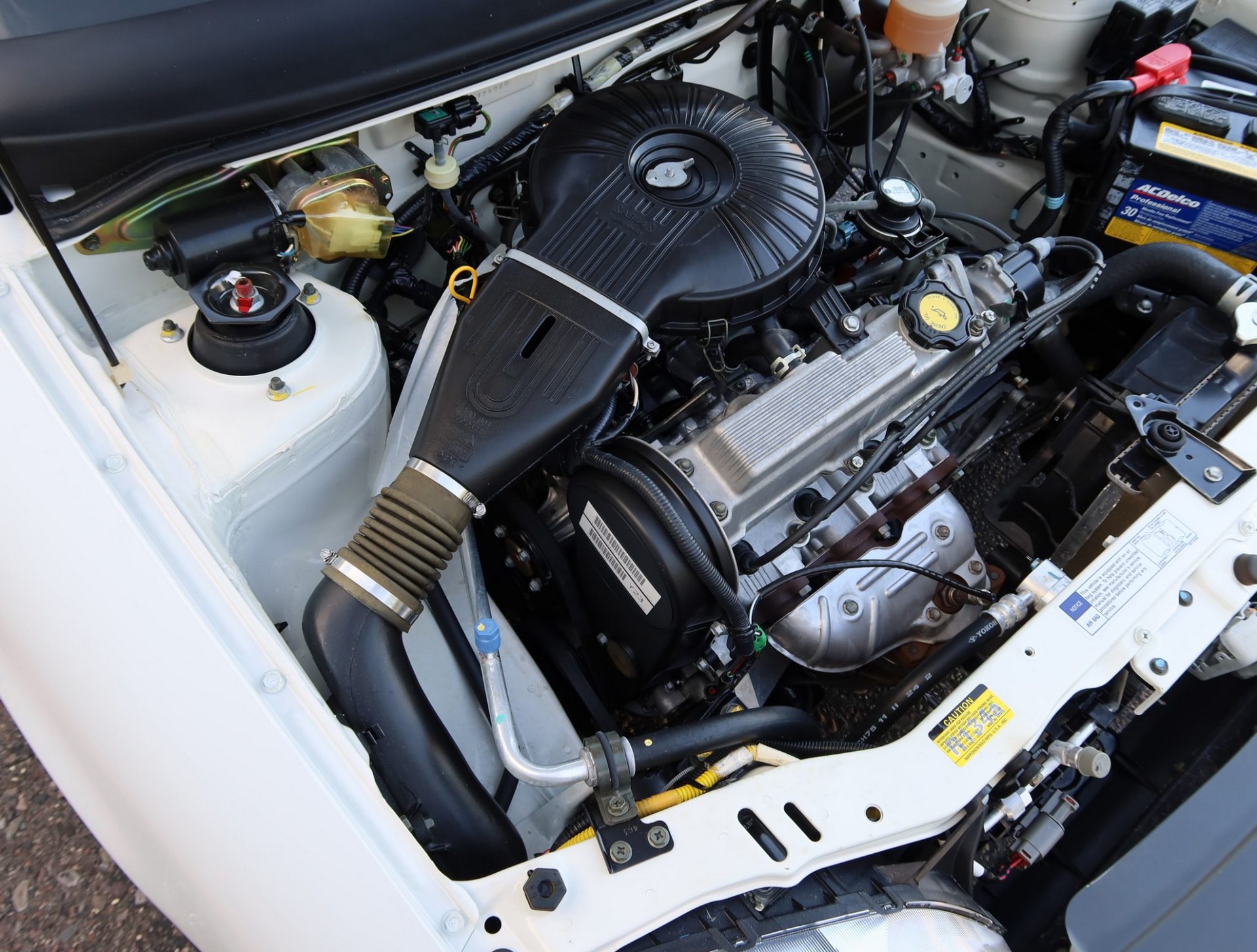 This 400 Mile Chevy Metro Hatchback Is An Economy Car Time Capsule From 2000