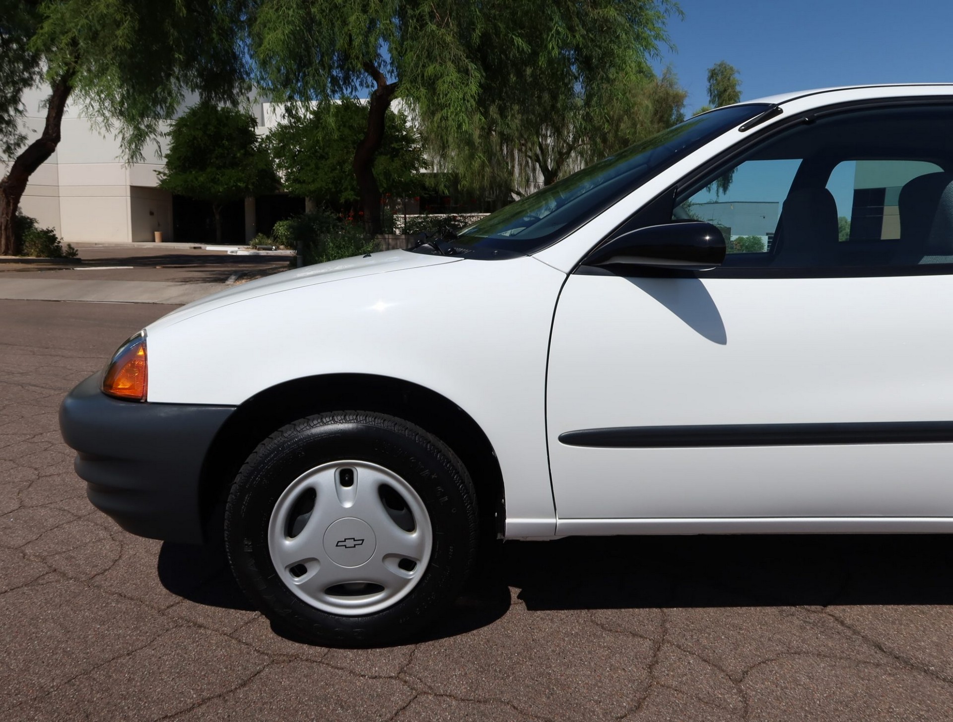 This 400 Mile Chevy Metro Hatchback Is An Economy Car Time Capsule From 2000