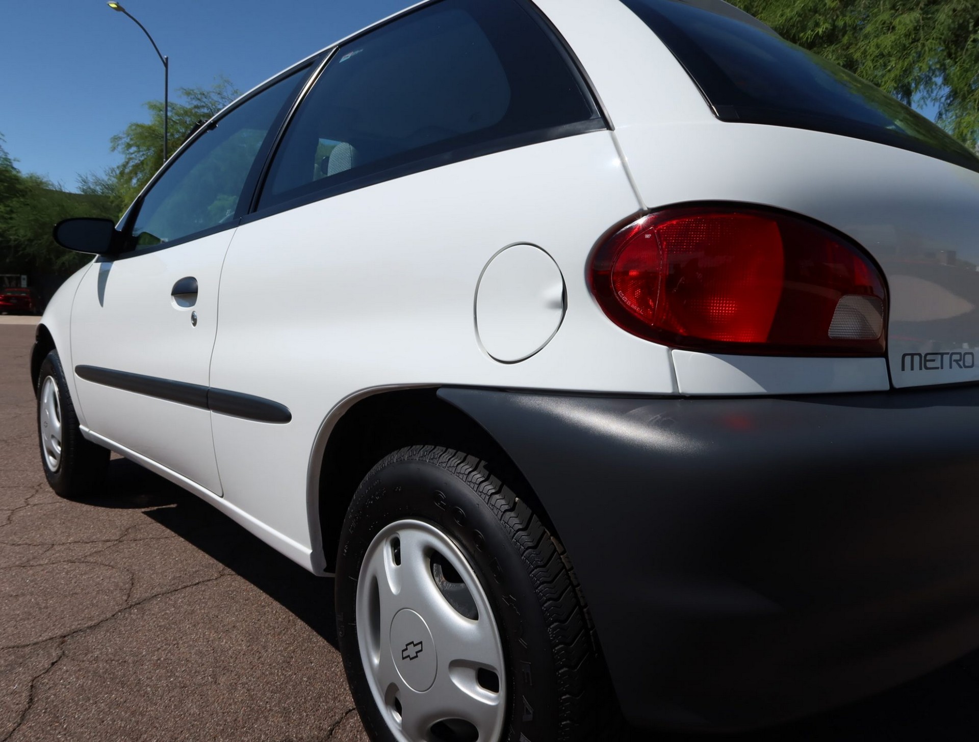 This 400 Mile Chevy Metro Hatchback Is An Economy Car Time Capsule From 2000