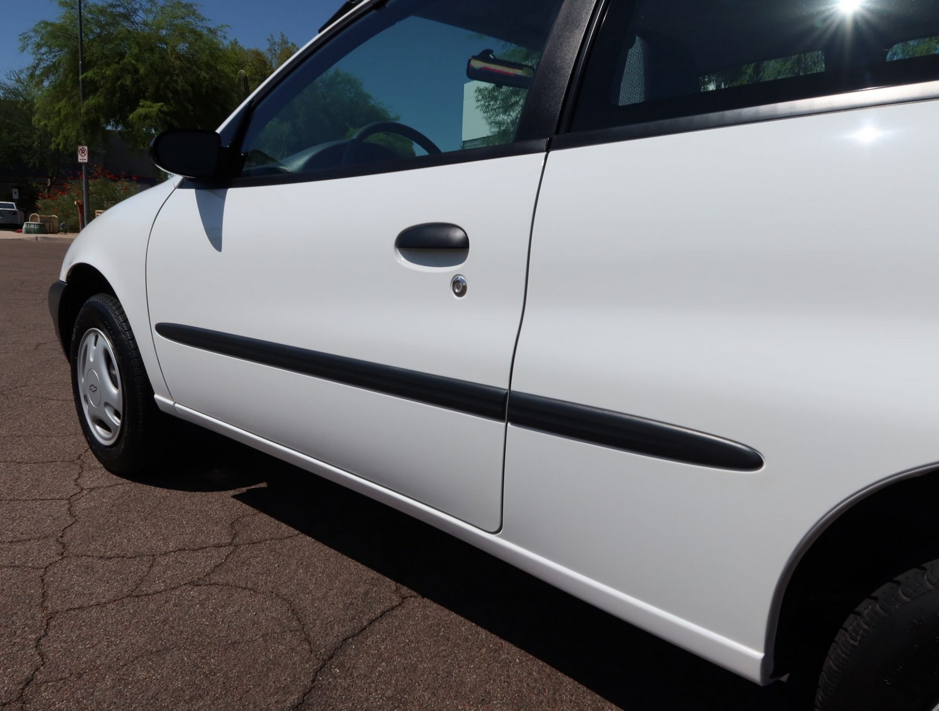 This 400 Mile Chevy Metro Hatchback Is An Economy Car Time Capsule From 2000