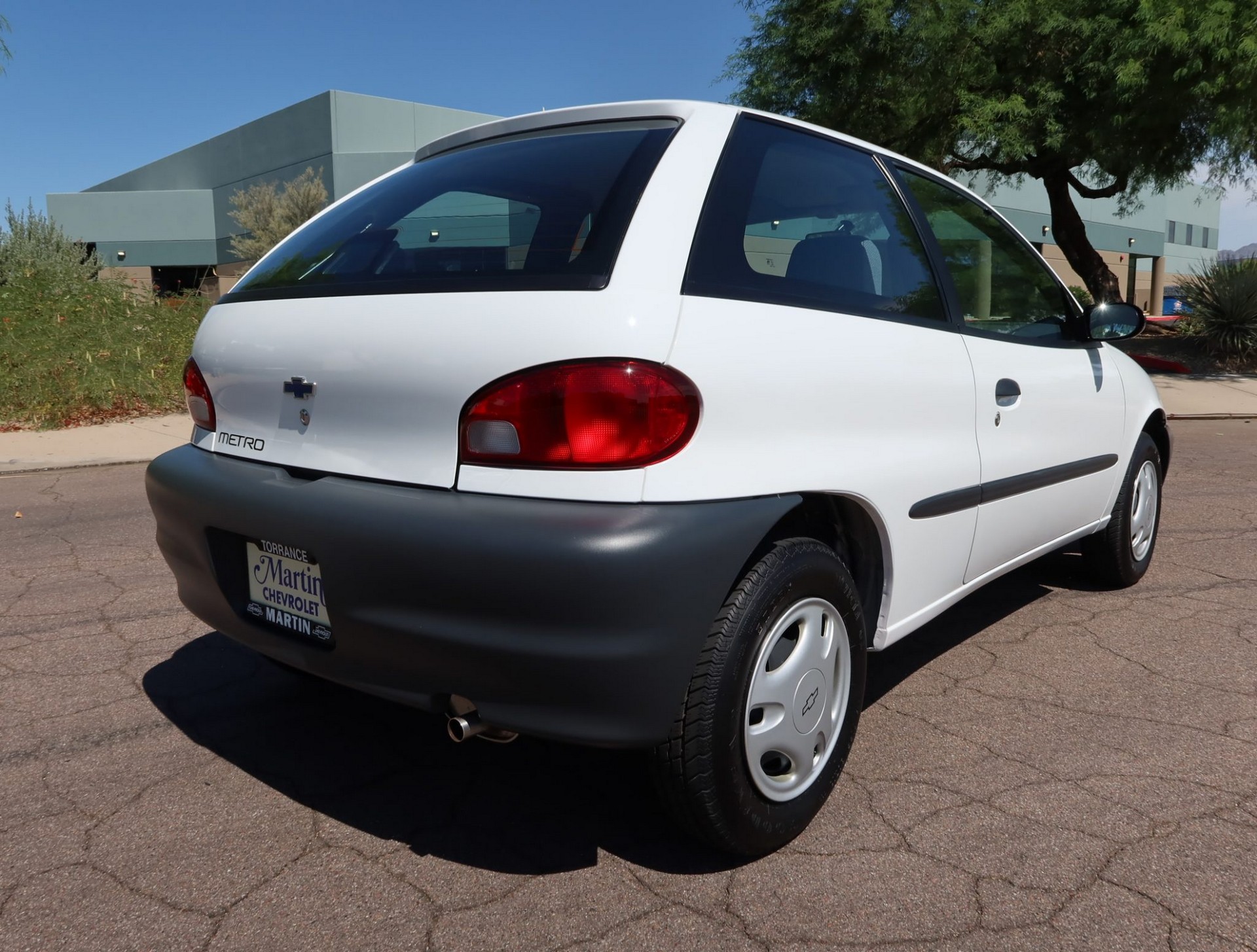 This 400 Mile Chevy Metro Hatchback Is An Economy Car Time Capsule From 2000
