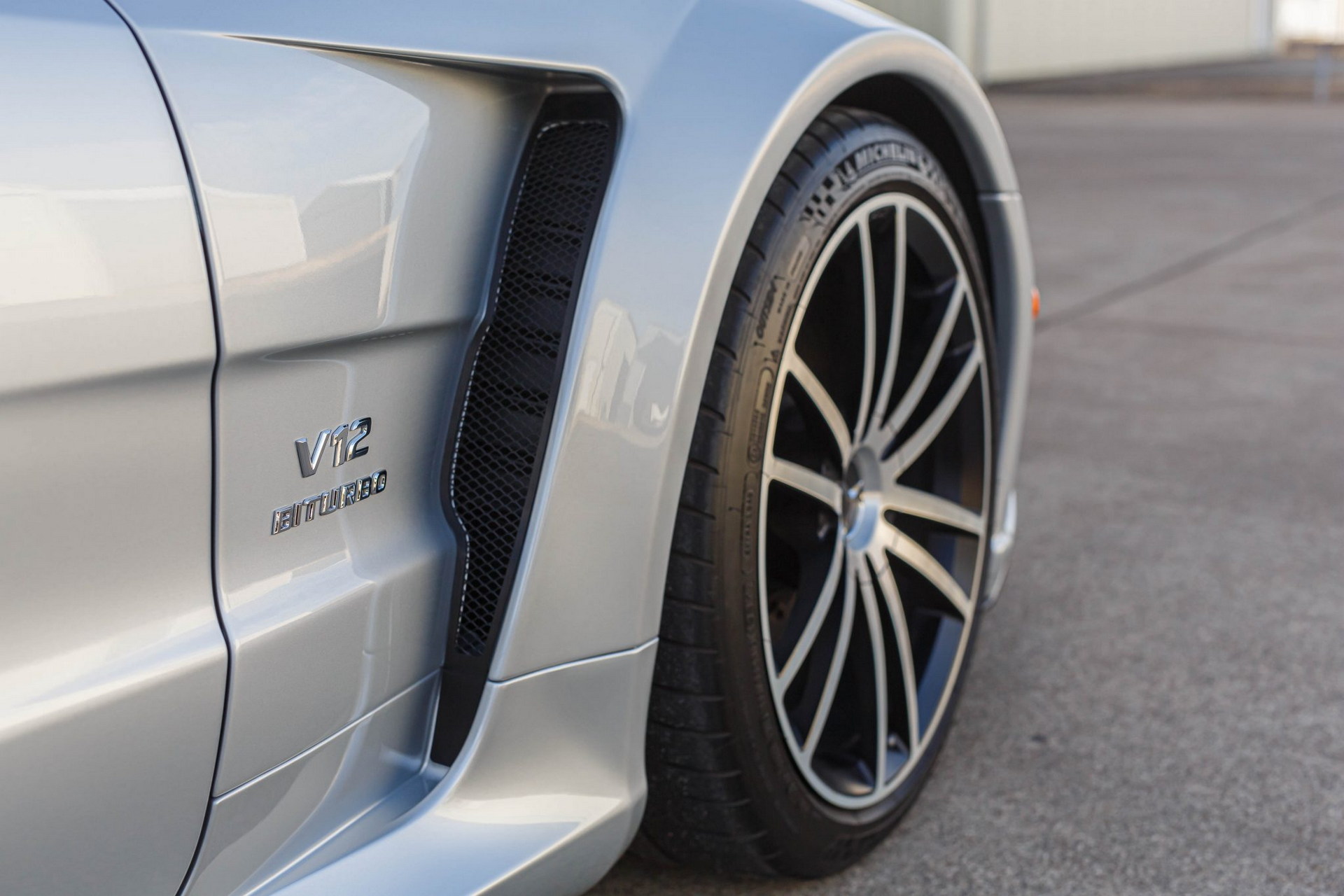 This 11k-Mile 2009 Mercedes-Benz SL65 AMG Black Series Fetched $405,000