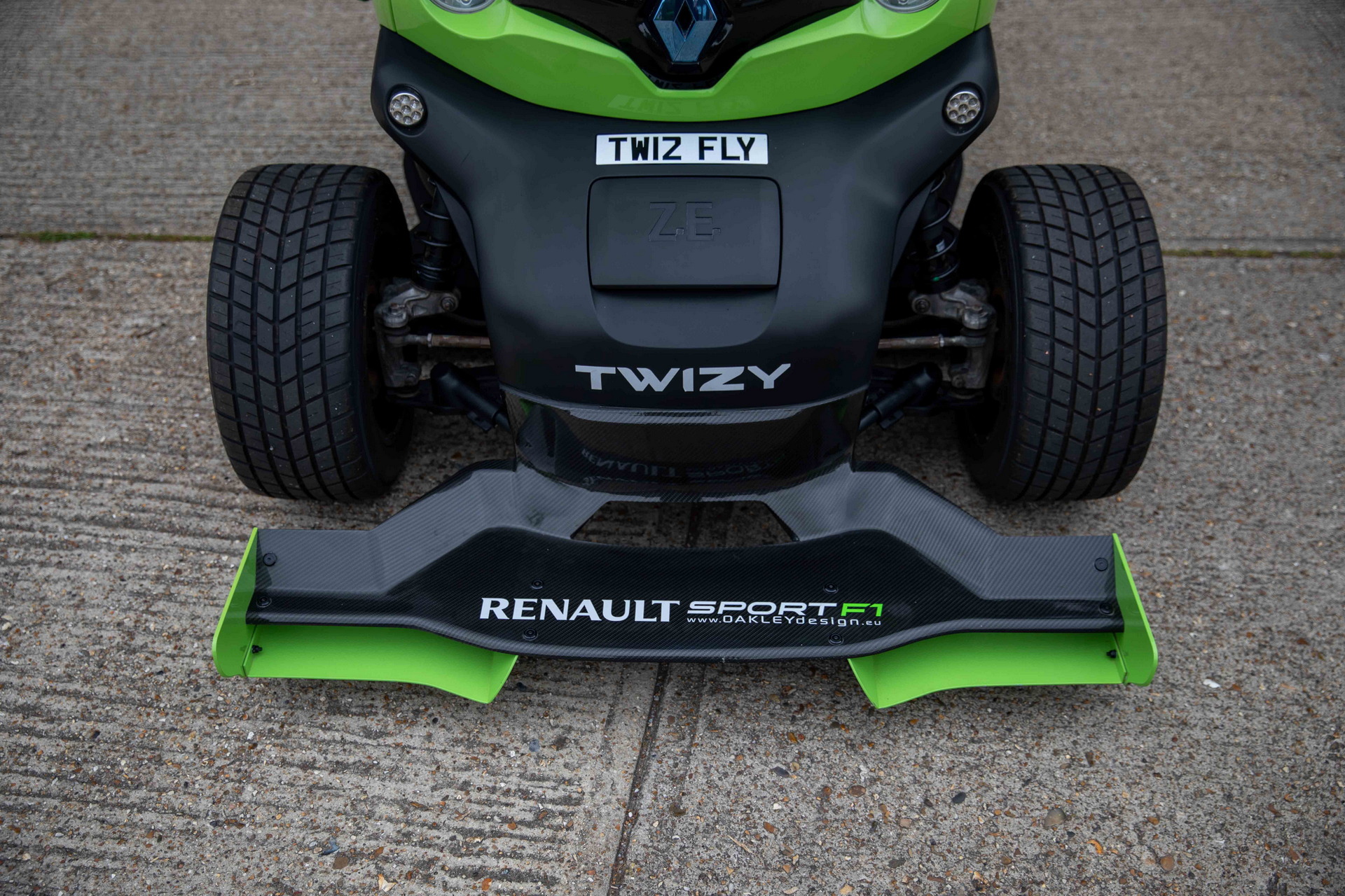 This 1-Of-5 Custom Renault Twizy Is Doing Its Best Impression Of An F1 Car