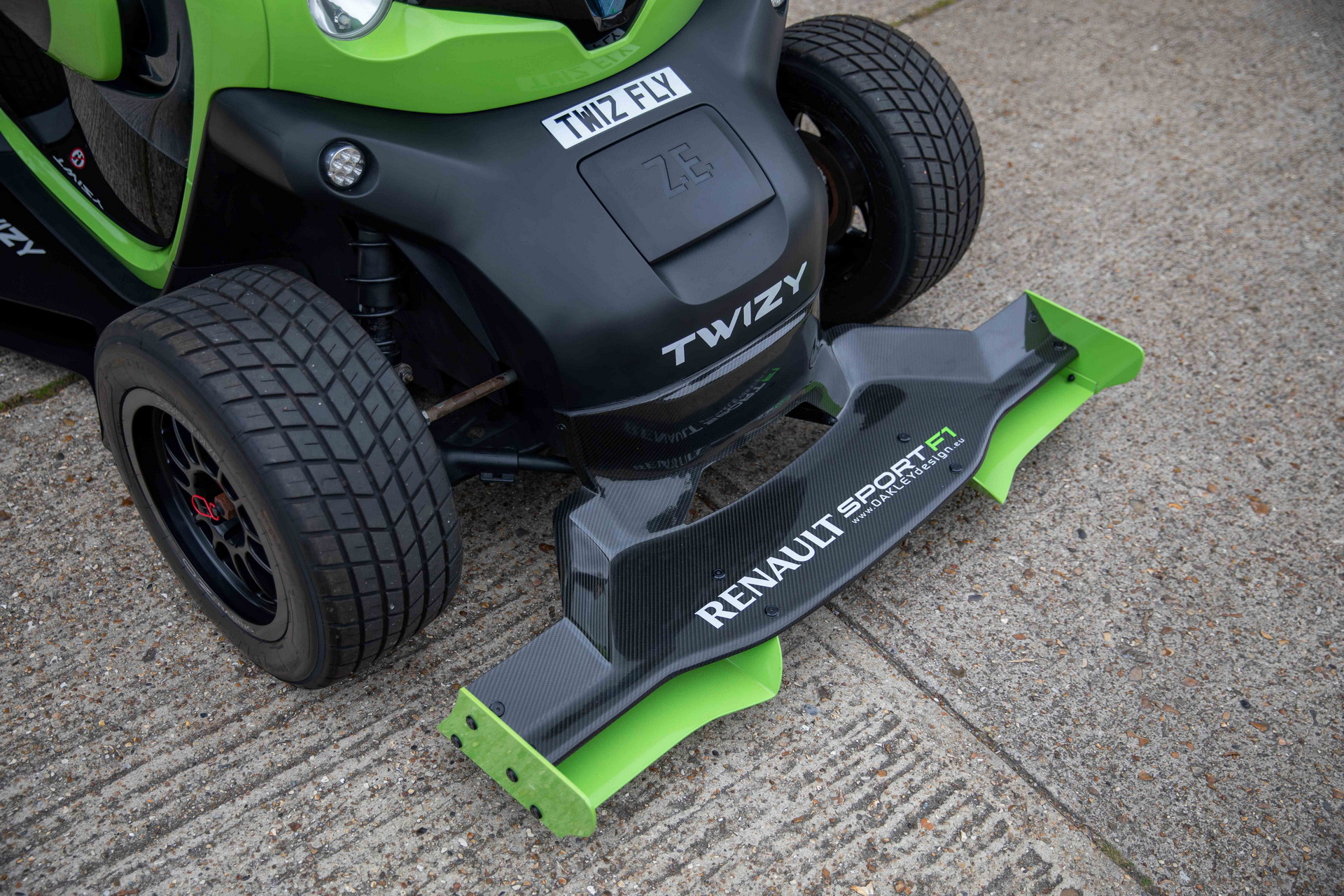 This 1-Of-5 Custom Renault Twizy Is Doing Its Best Impression Of An F1 Car