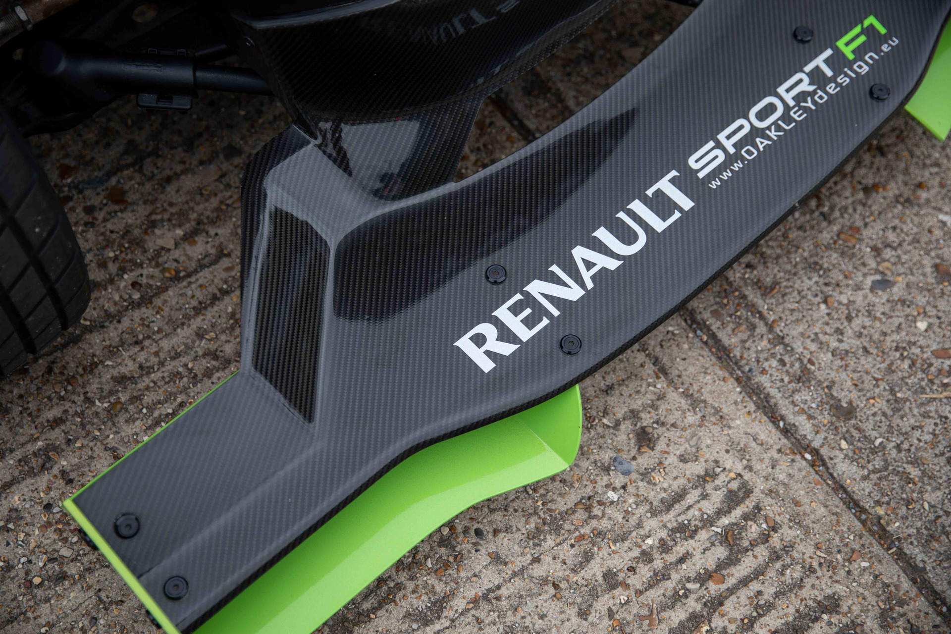 This 1-Of-5 Custom Renault Twizy Is Doing Its Best Impression Of An F1 Car