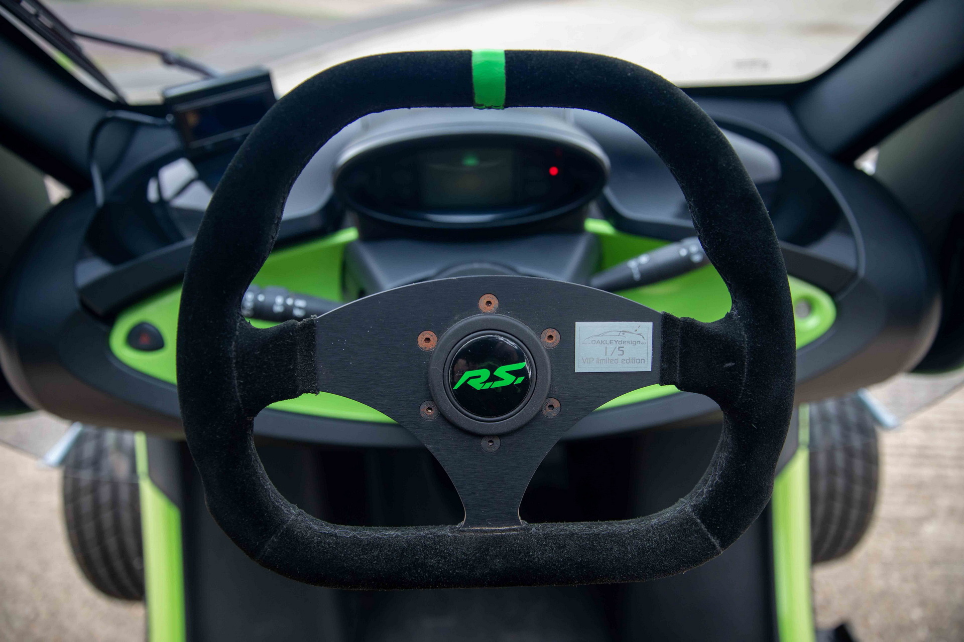 This 1-Of-5 Custom Renault Twizy Is Doing Its Best Impression Of An F1 Car