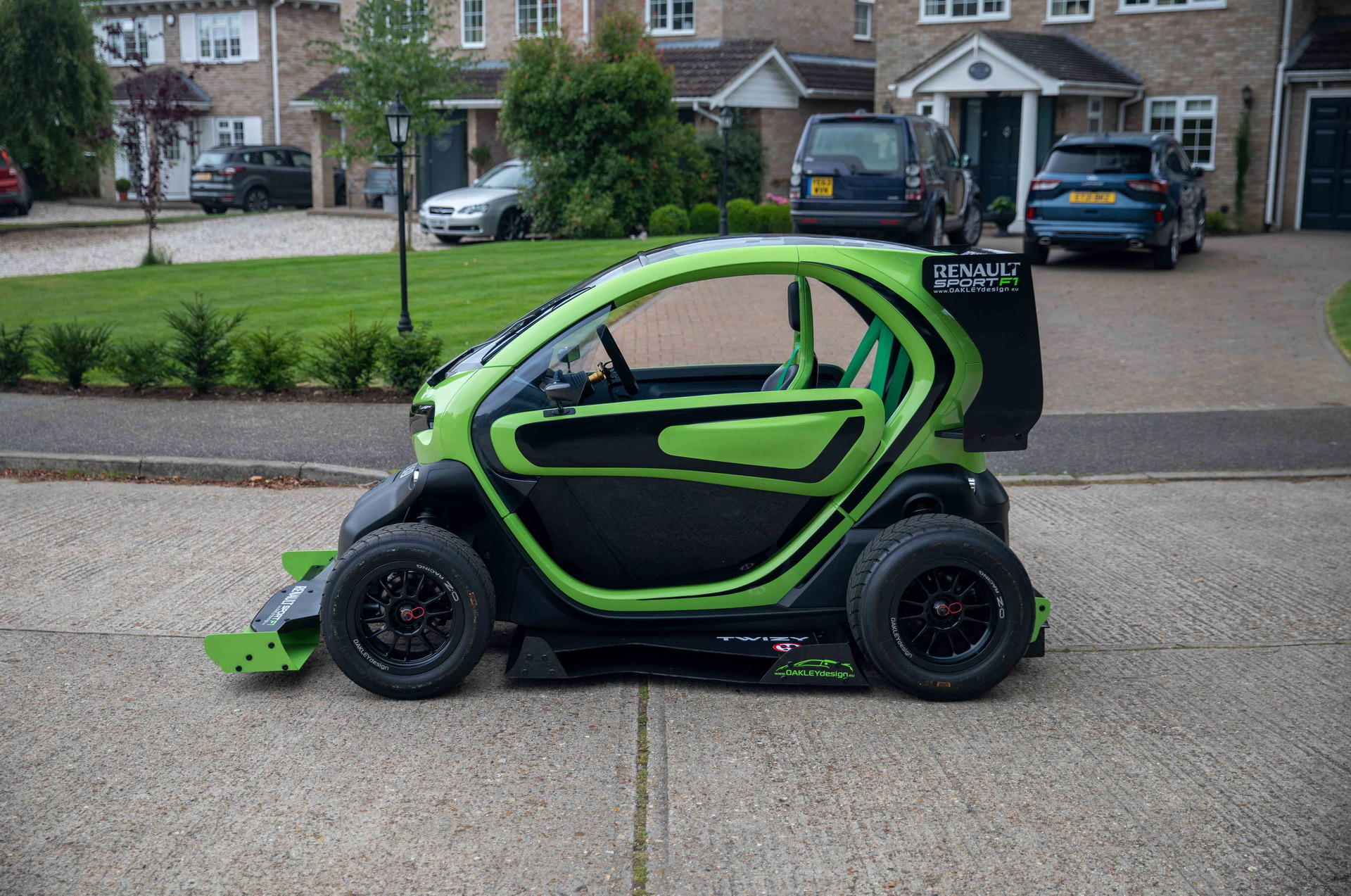 This 1-Of-5 Custom Renault Twizy Is Doing Its Best Impression Of An F1 Car