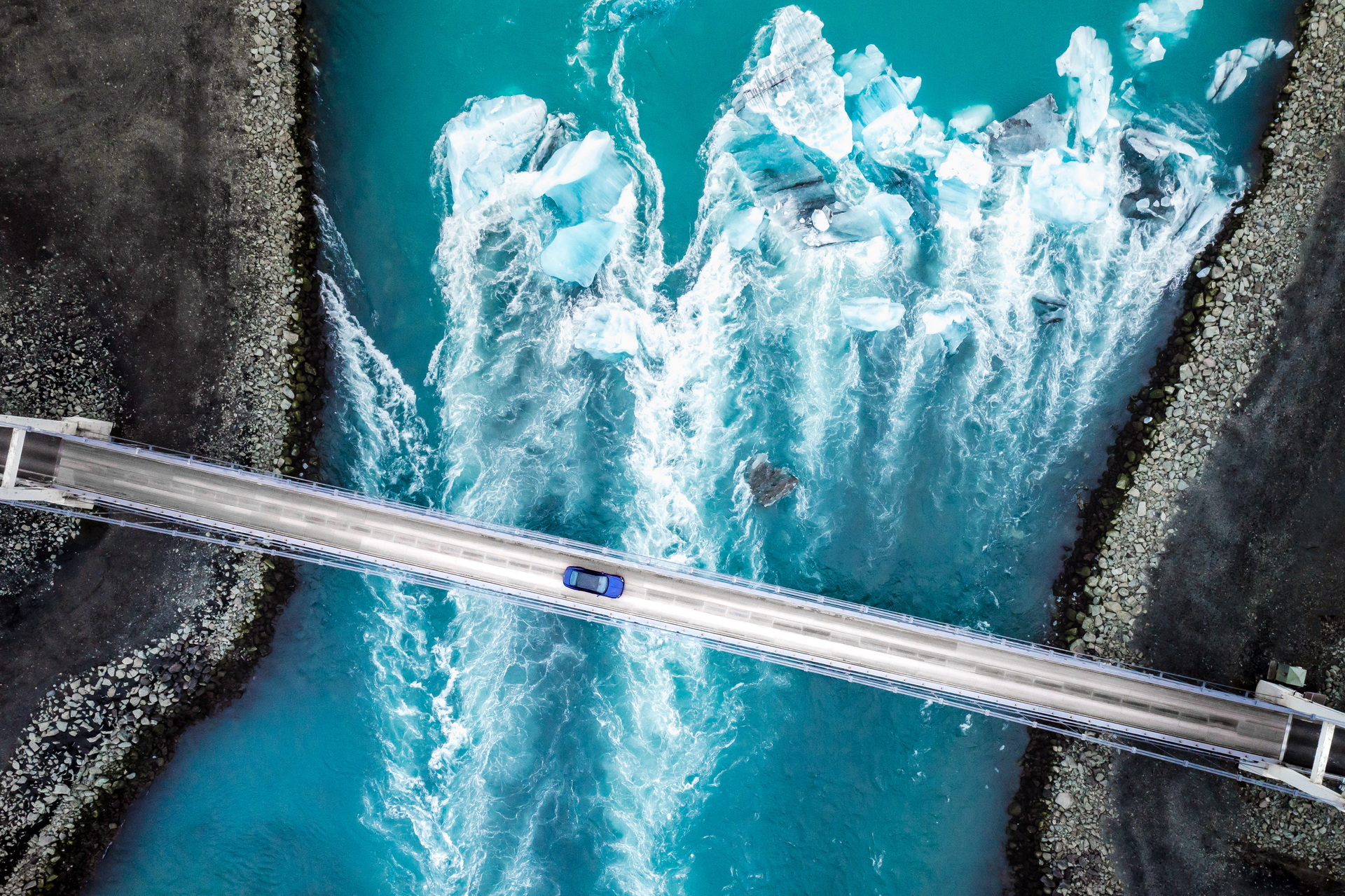 Bentley Flying Spur Hybrid Crosses Iceland Using Biofuel Out Of Straw