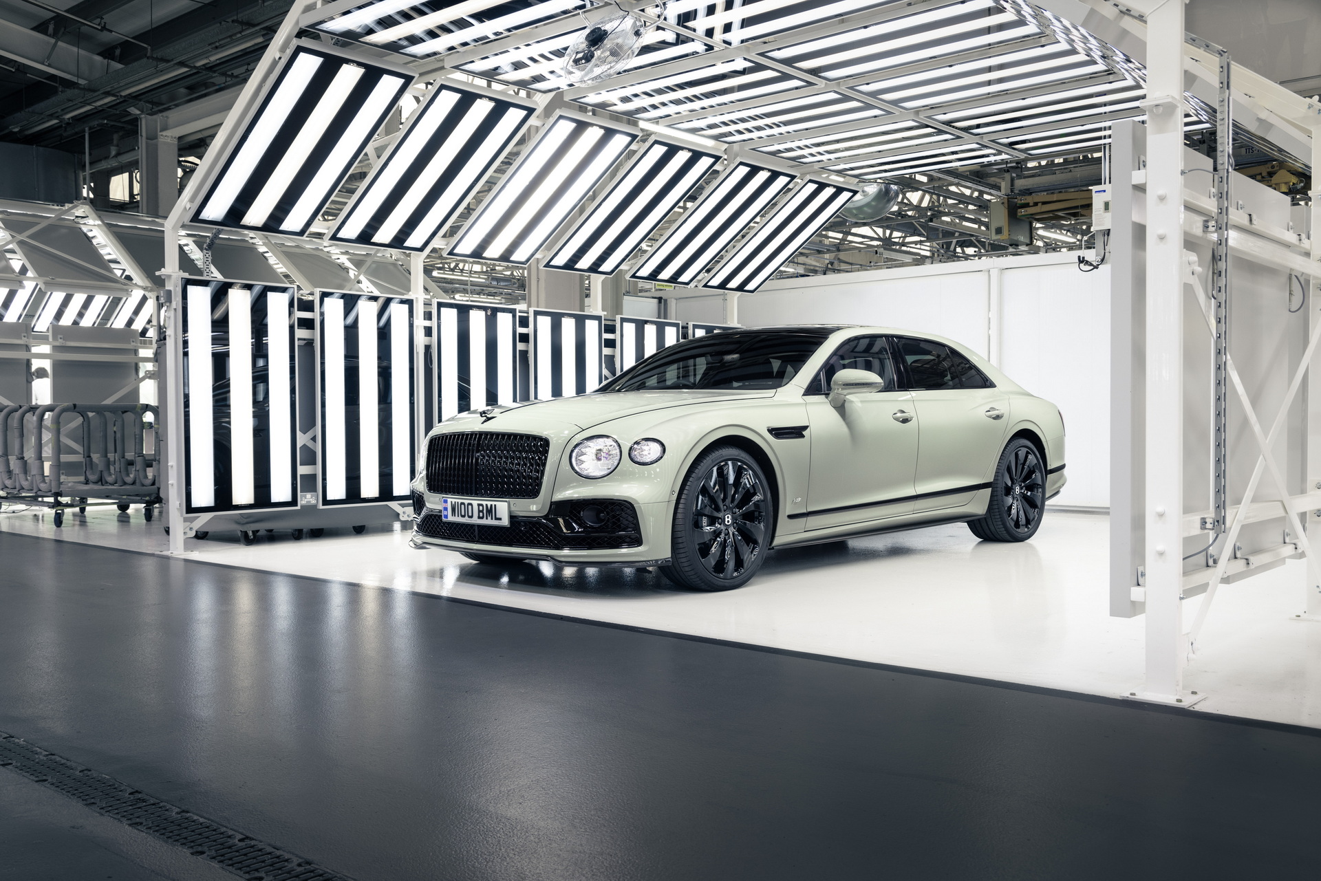 Bentley Reintroduces Four Heritage Colors Dating All The Way Back To The 1930s