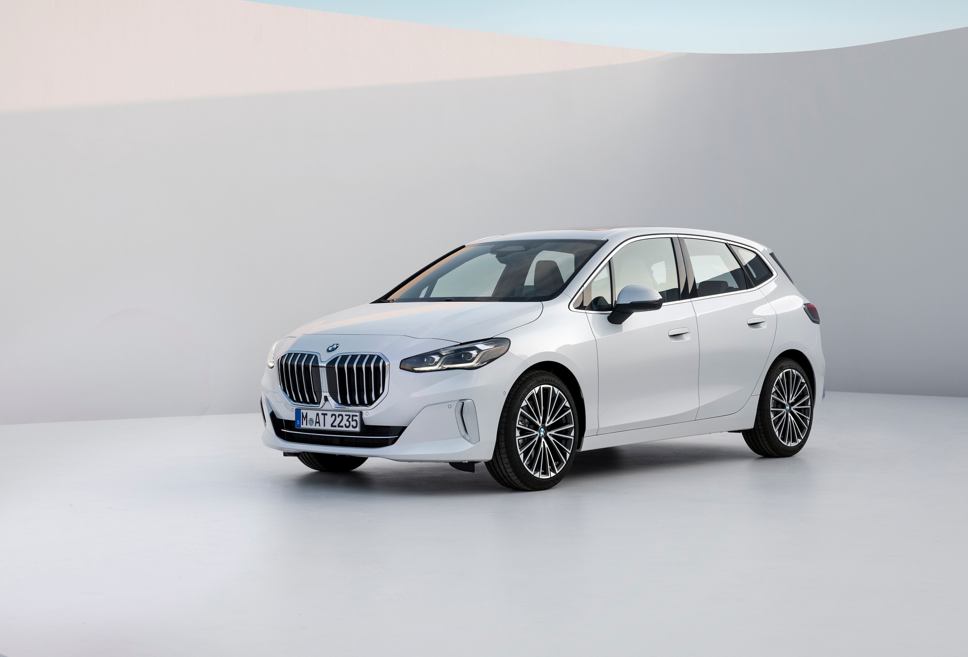 2022 BMW 2-Series Active Tourer Debuts With Massive Grille, New Tech And Plug-In Hybrid Power
