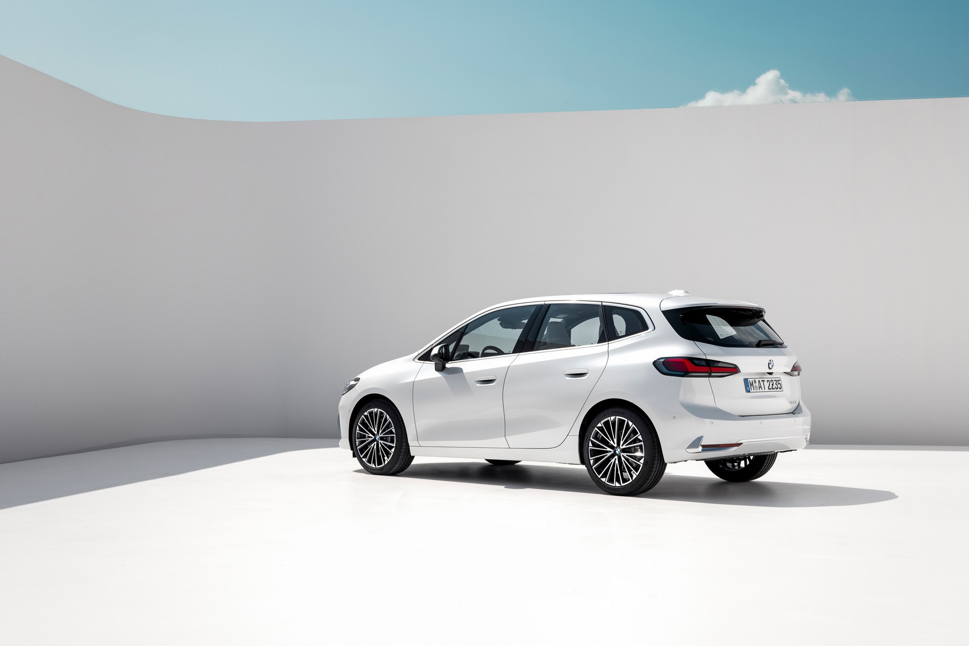 2022 BMW 2-Series Active Tourer Debuts With Massive Grille, New Tech And Plug-In Hybrid Power