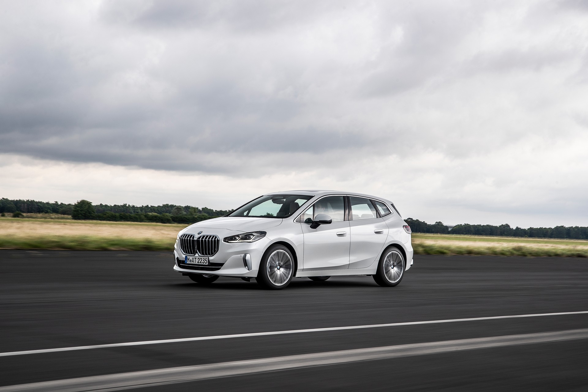 2022 BMW 2-Series Active Tourer Debuts With Massive Grille, New Tech And Plug-In Hybrid Power