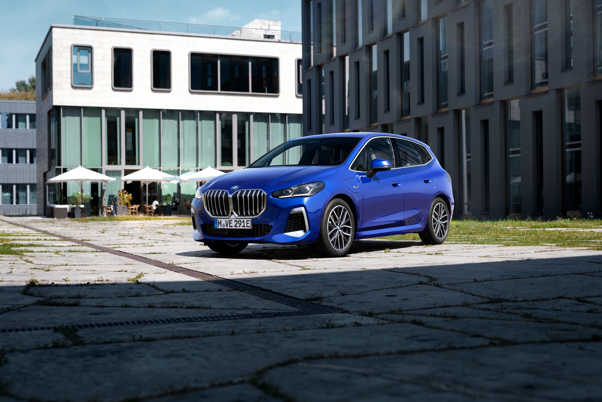 2022 BMW 2-Series Active Tourer Debuts With Massive Grille, New Tech And Plug-In Hybrid Power