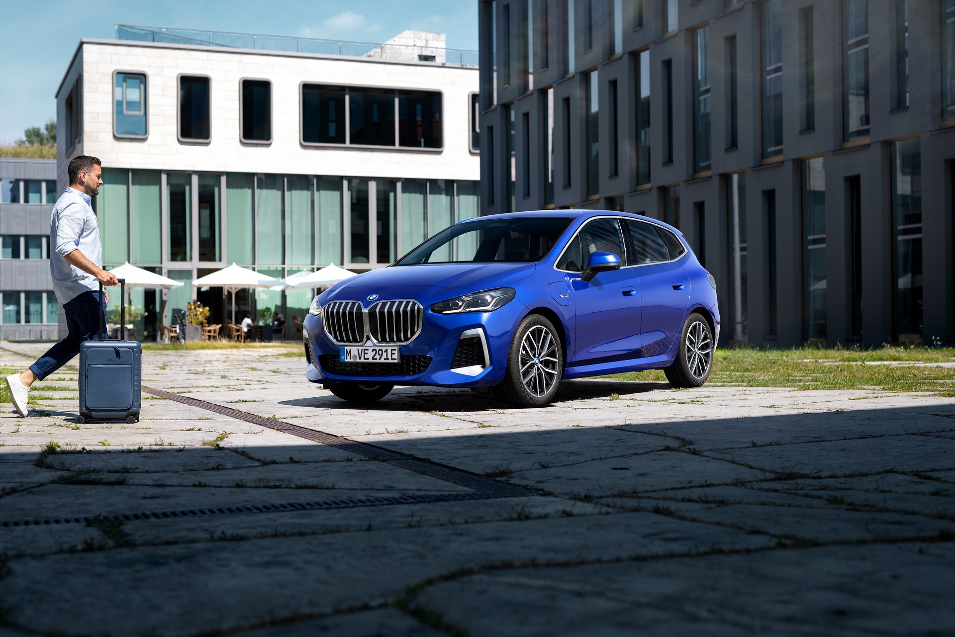 2022 BMW 2-Series Active Tourer Debuts With Massive Grille, New Tech And Plug-In Hybrid Power