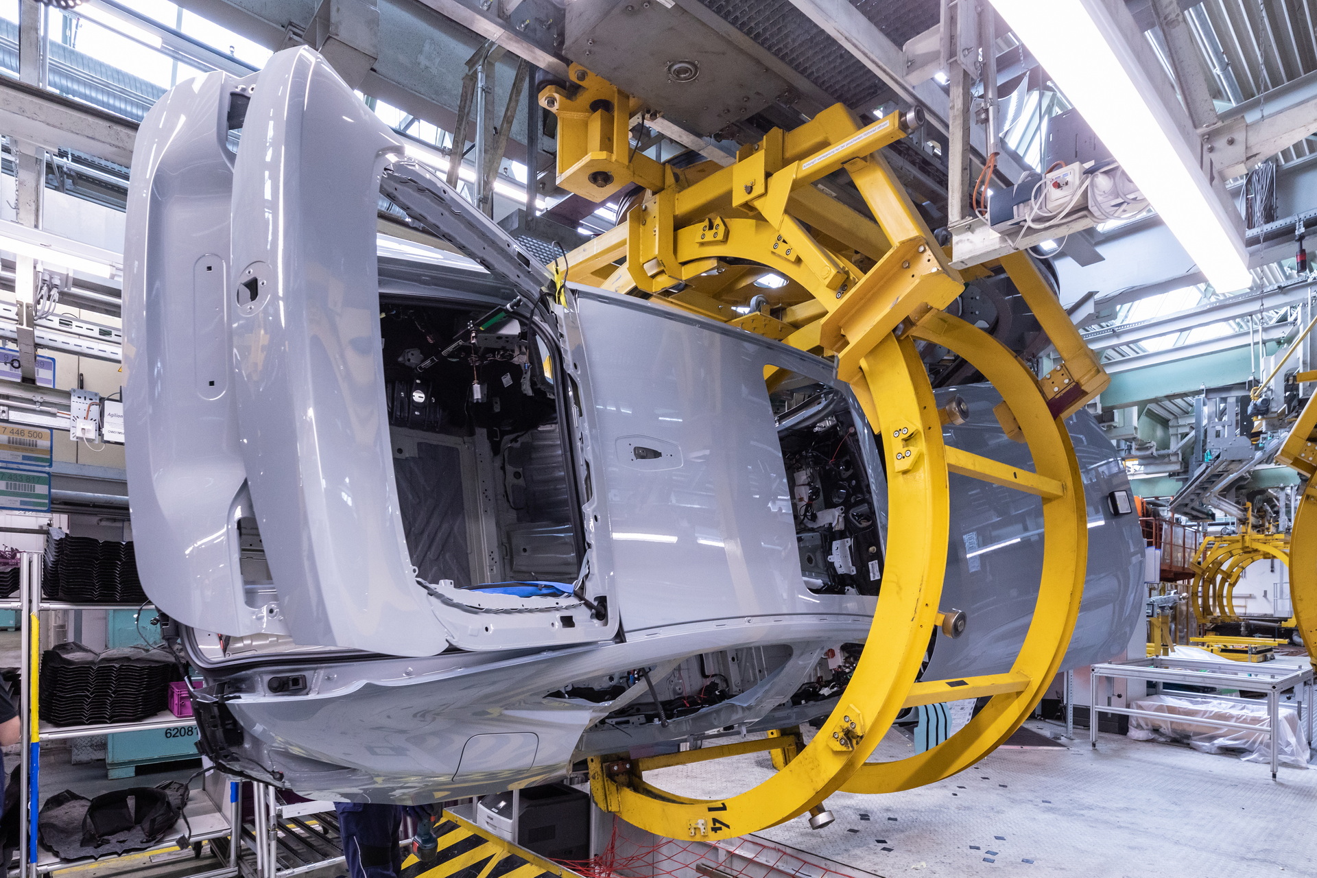 First Series Production BMW I4 Has Rolled Off The Assembly Line In First Series Production BMW I4 Has Rolled Off The Assembly Line In