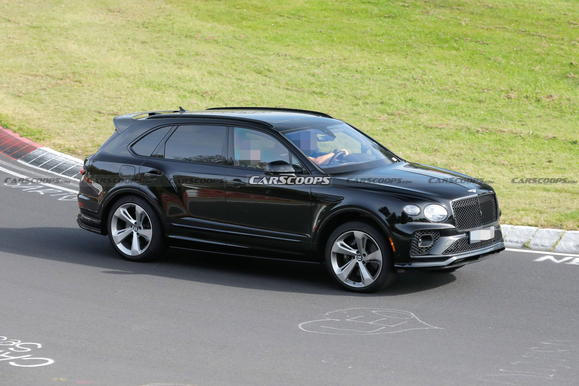 New Bentley Bentayga Black Edition Spied As A Blackout Model For The Jet Set