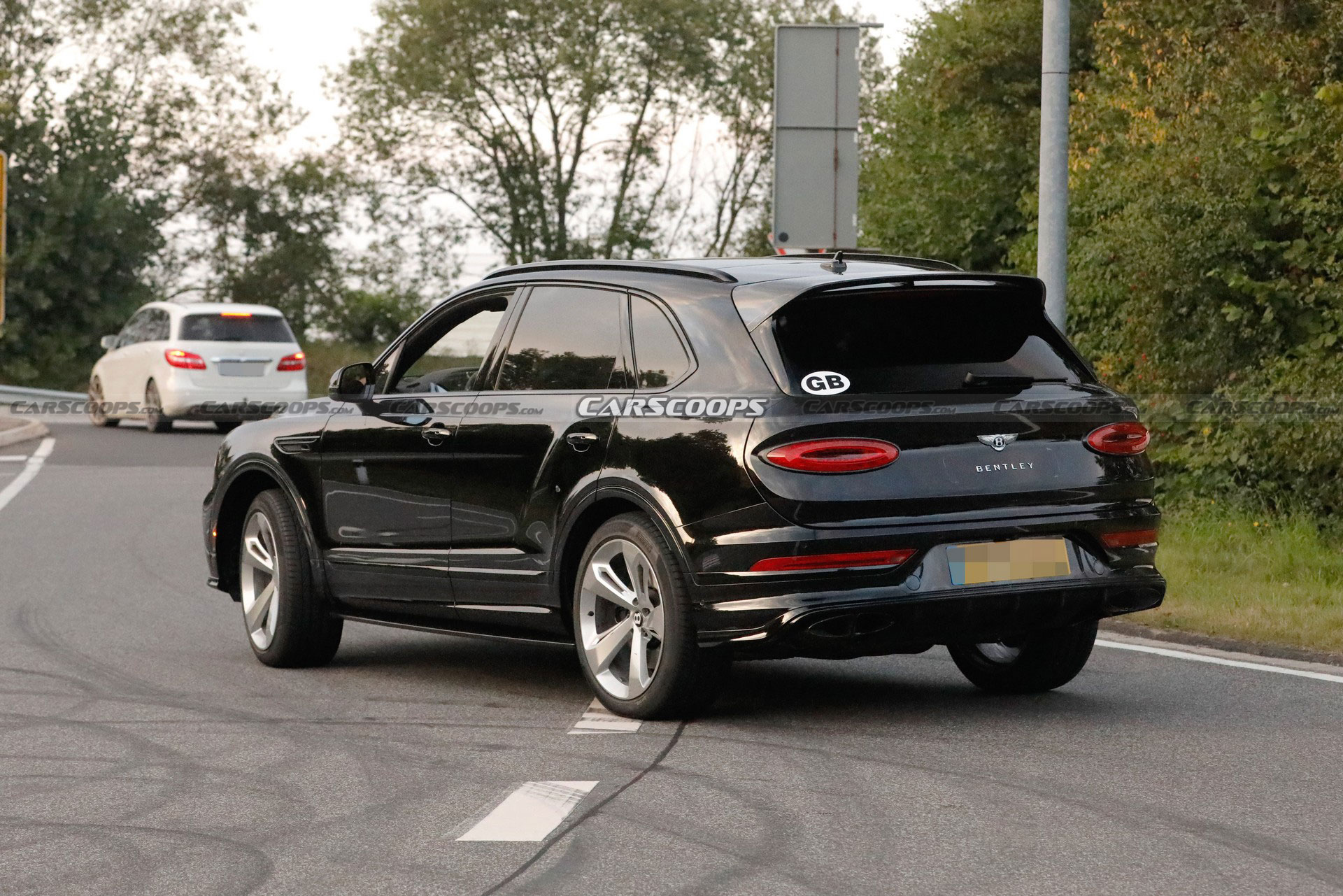 New Bentley Bentayga Black Edition Spied As A Blackout Model For The Jet Set