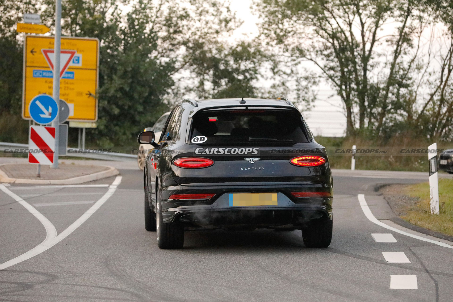 New Bentley Bentayga Black Edition Spied As A Blackout Model For The Jet Set