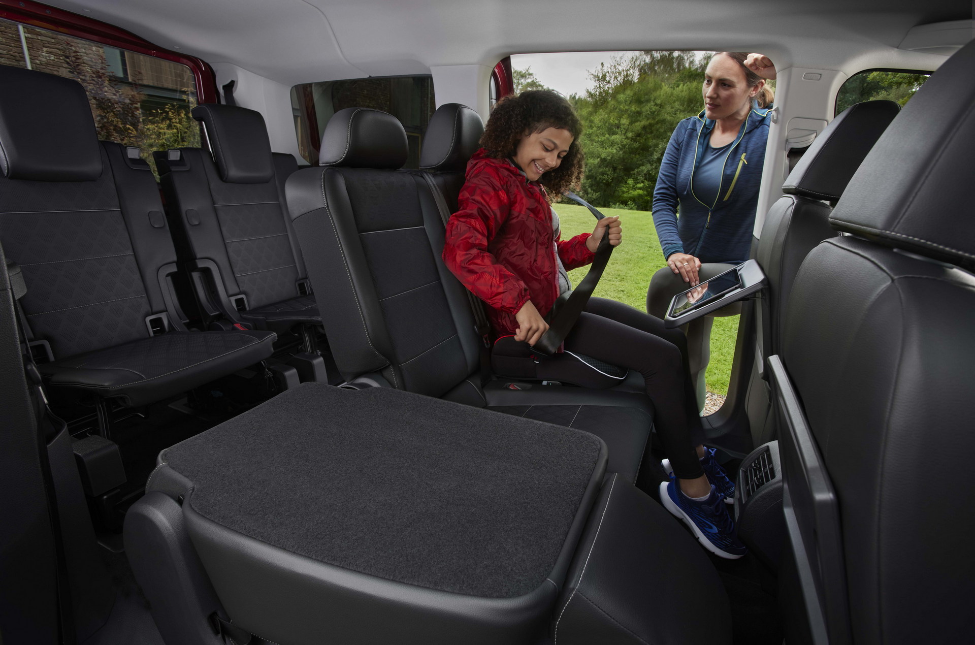 2022 Ford Tourneo Connect Revealed With VW Caddy Bones, More Tech, And Superb Practicality