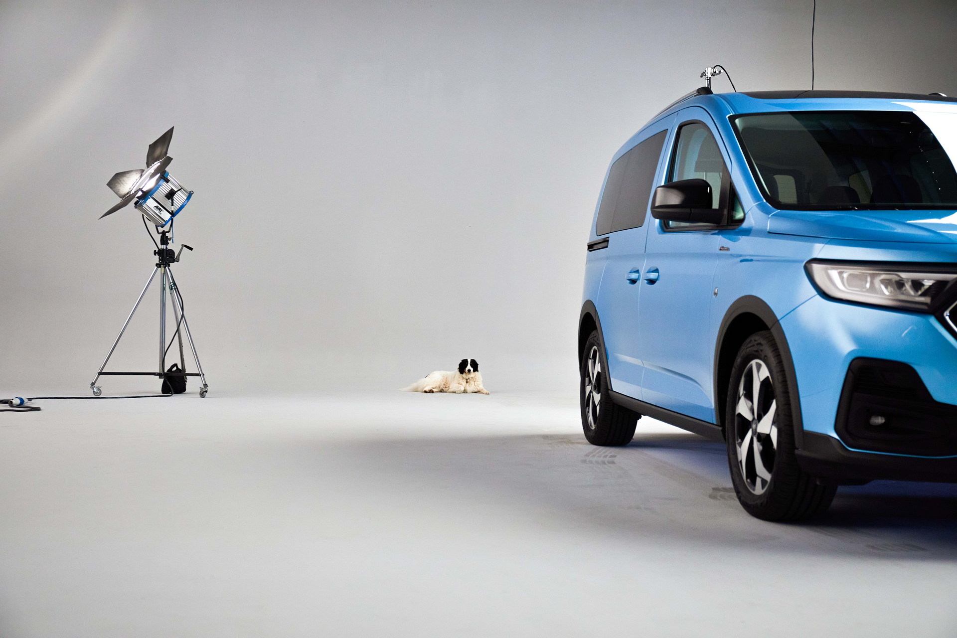 2022 Ford Tourneo Connect Revealed With VW Caddy Bones, More Tech, And Superb Practicality