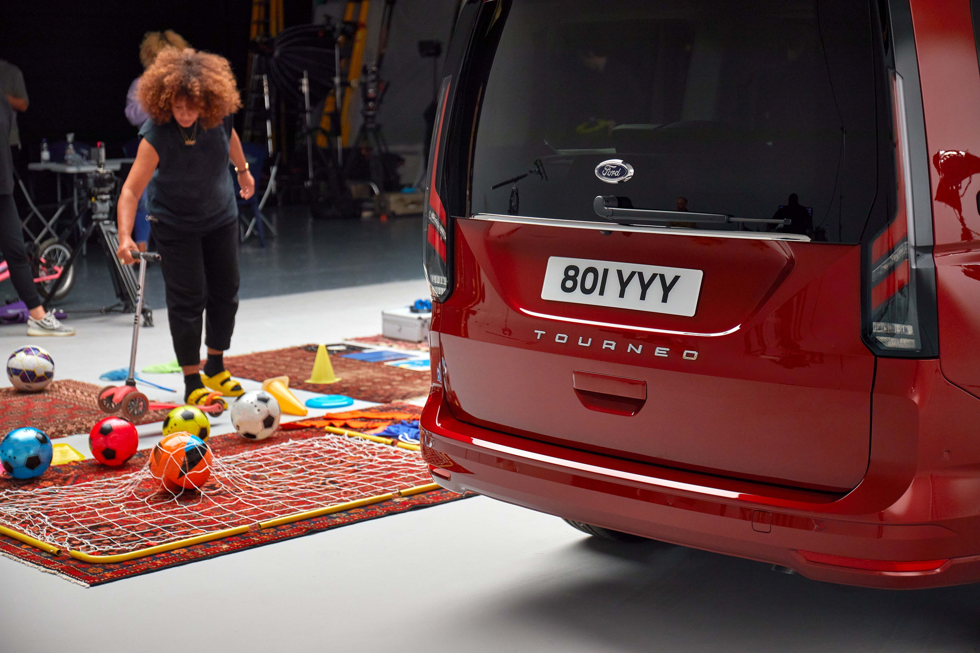 2022 Ford Tourneo Connect Revealed With VW Caddy Bones, More Tech, And Superb Practicality