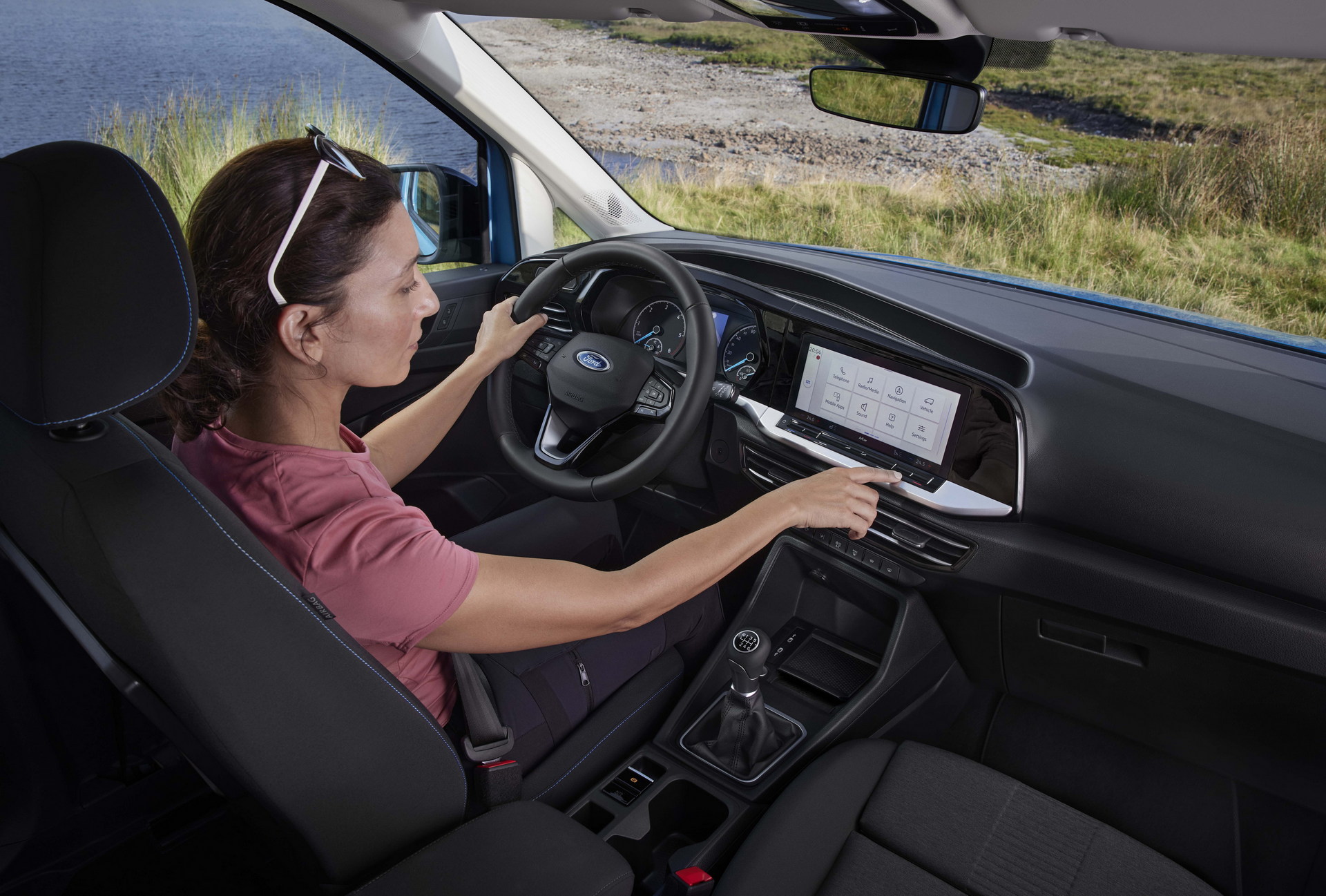 2022 Ford Tourneo Connect Revealed With VW Caddy Bones, More Tech, And Superb Practicality