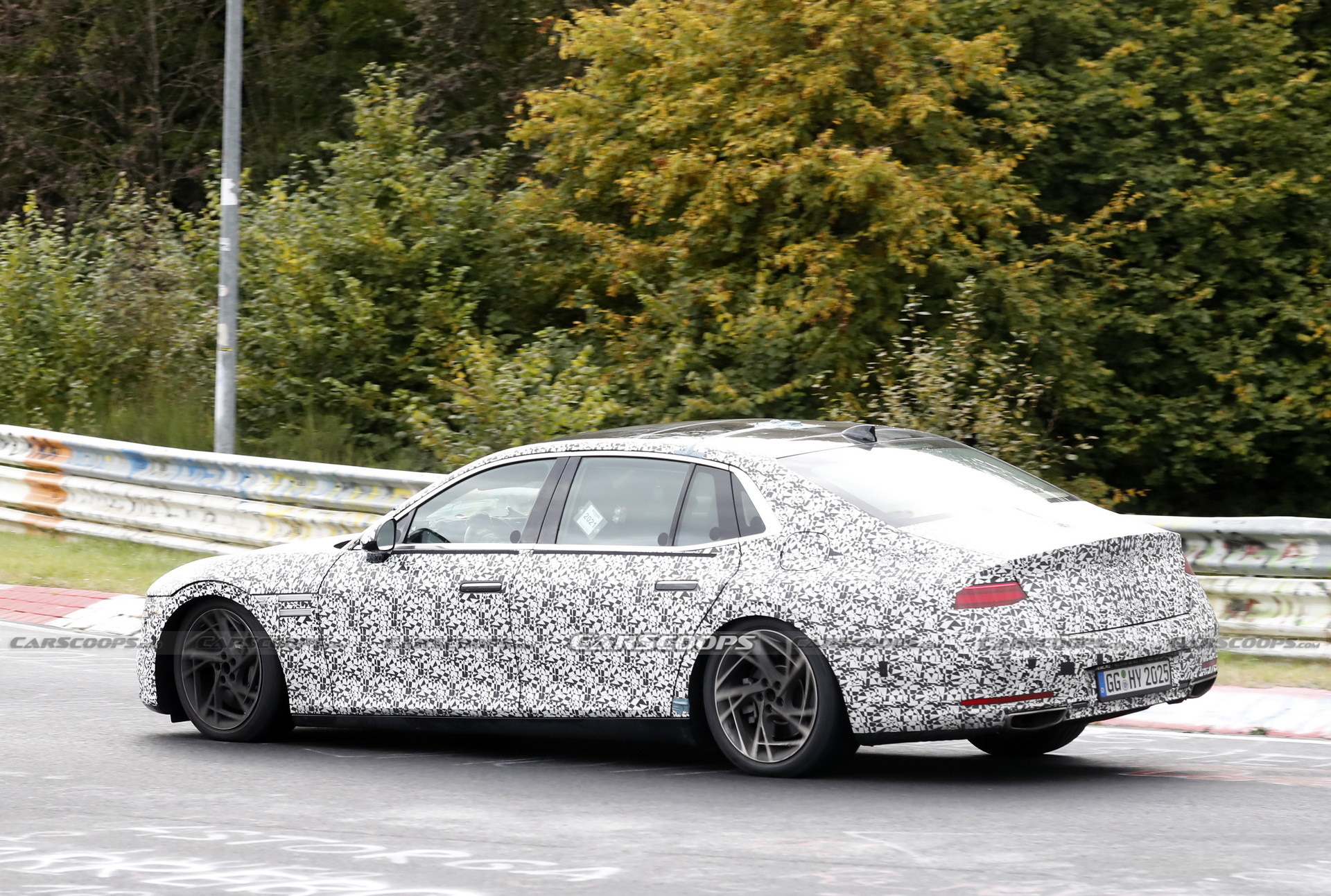 2022 Genesis G90 Spied Inside-Out Revealing Premium And Tech-Filled Cabin