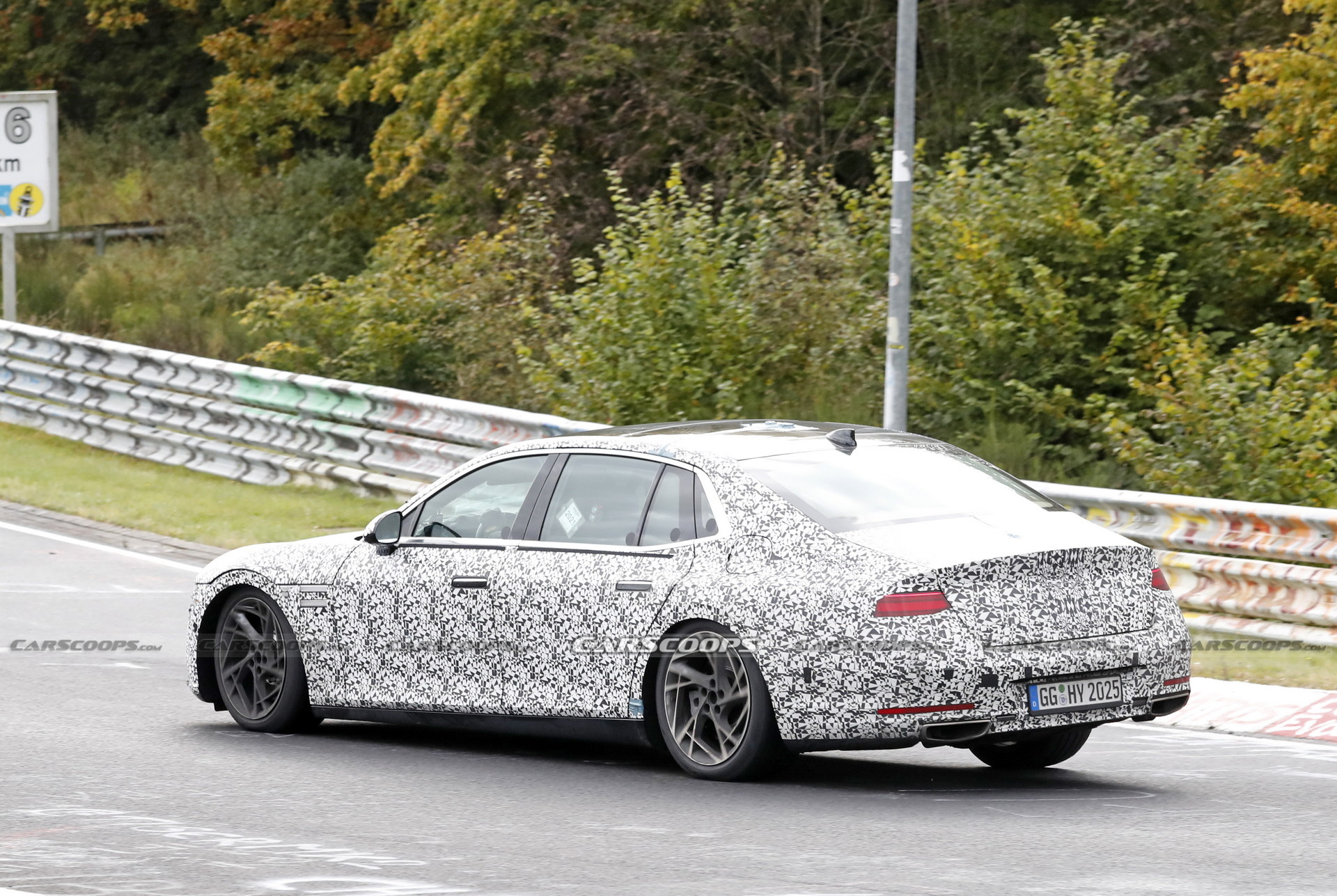 2022 Genesis G90 Spied Inside-Out Revealing Premium And Tech-Filled Cabin