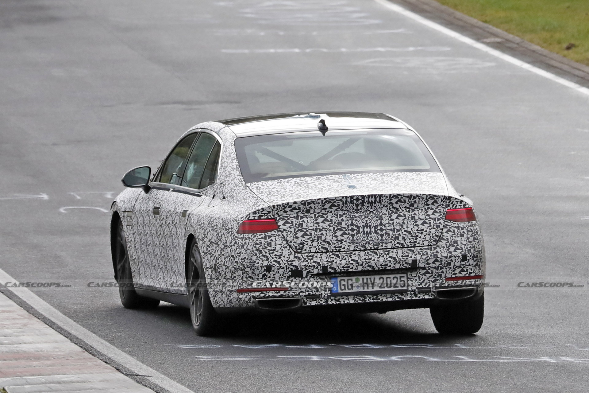 2022 Genesis G90 Spied Inside-Out Revealing Premium And Tech-Filled Cabin