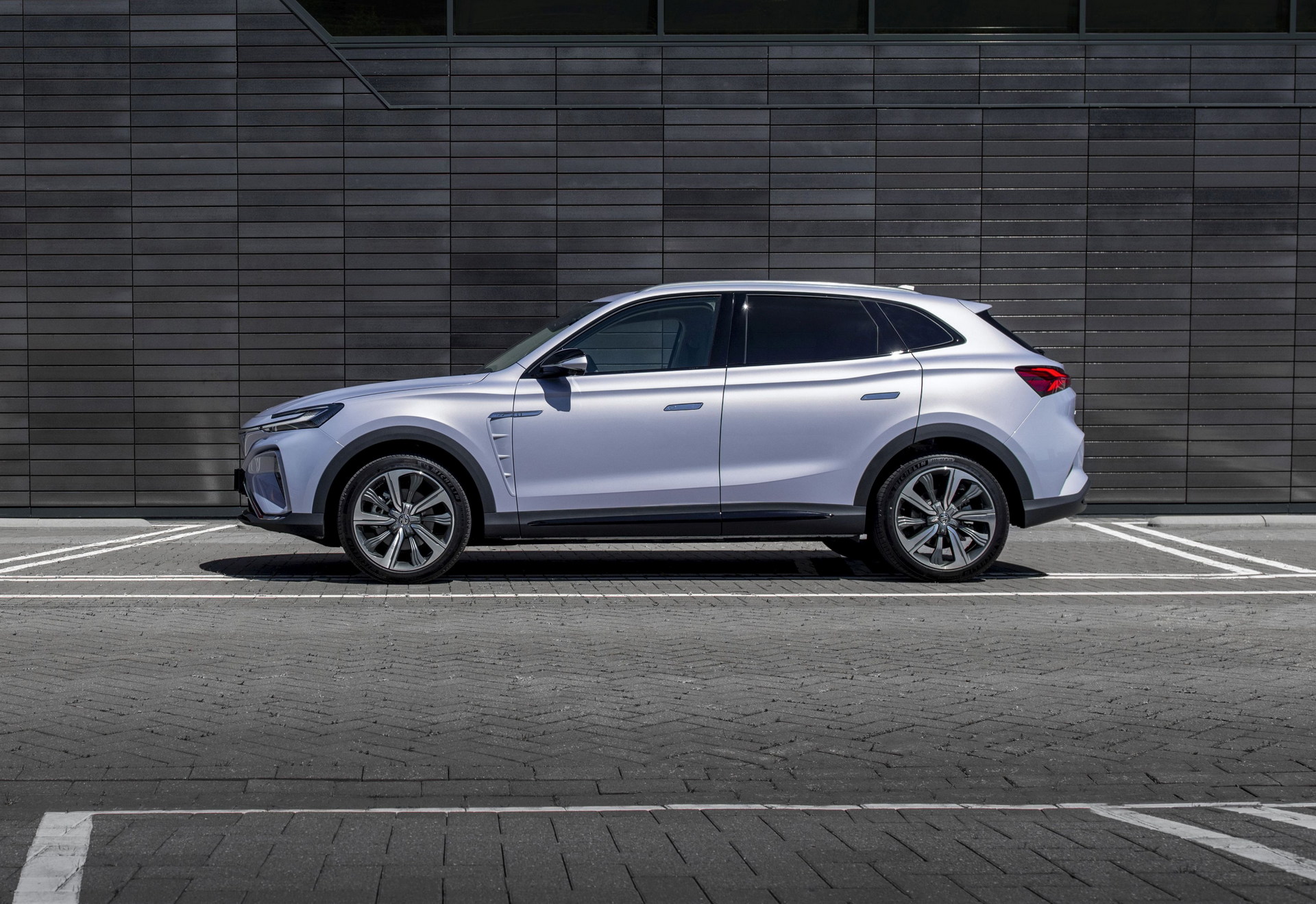 MG Marvel R Electric Flagship Starts Sales In Europe Priced From €39,990