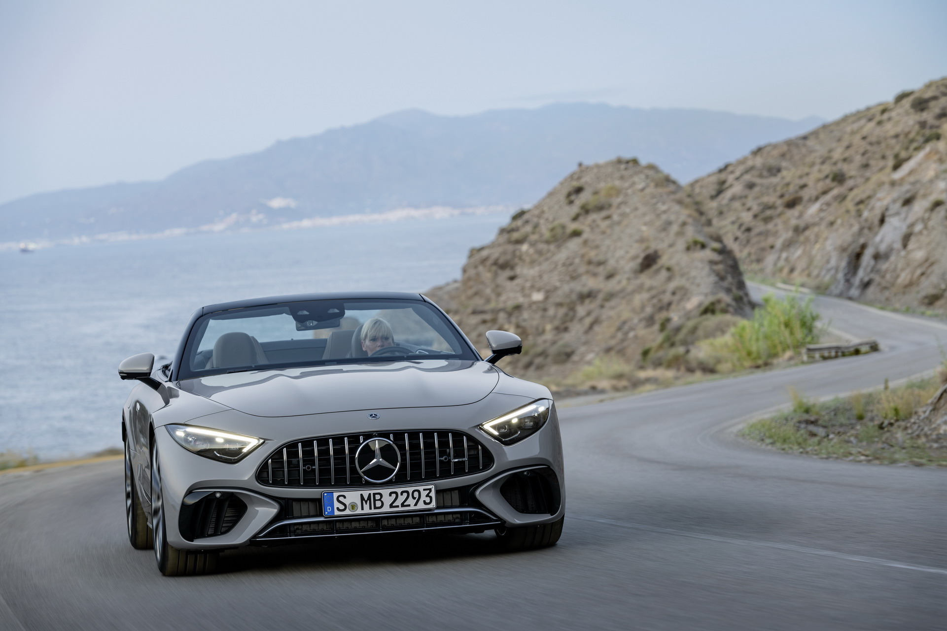 2022 Mercedes-AMG SL Breaks Cover With 2+2 Seats, Fabric Top, AWD And Up To 577 HP