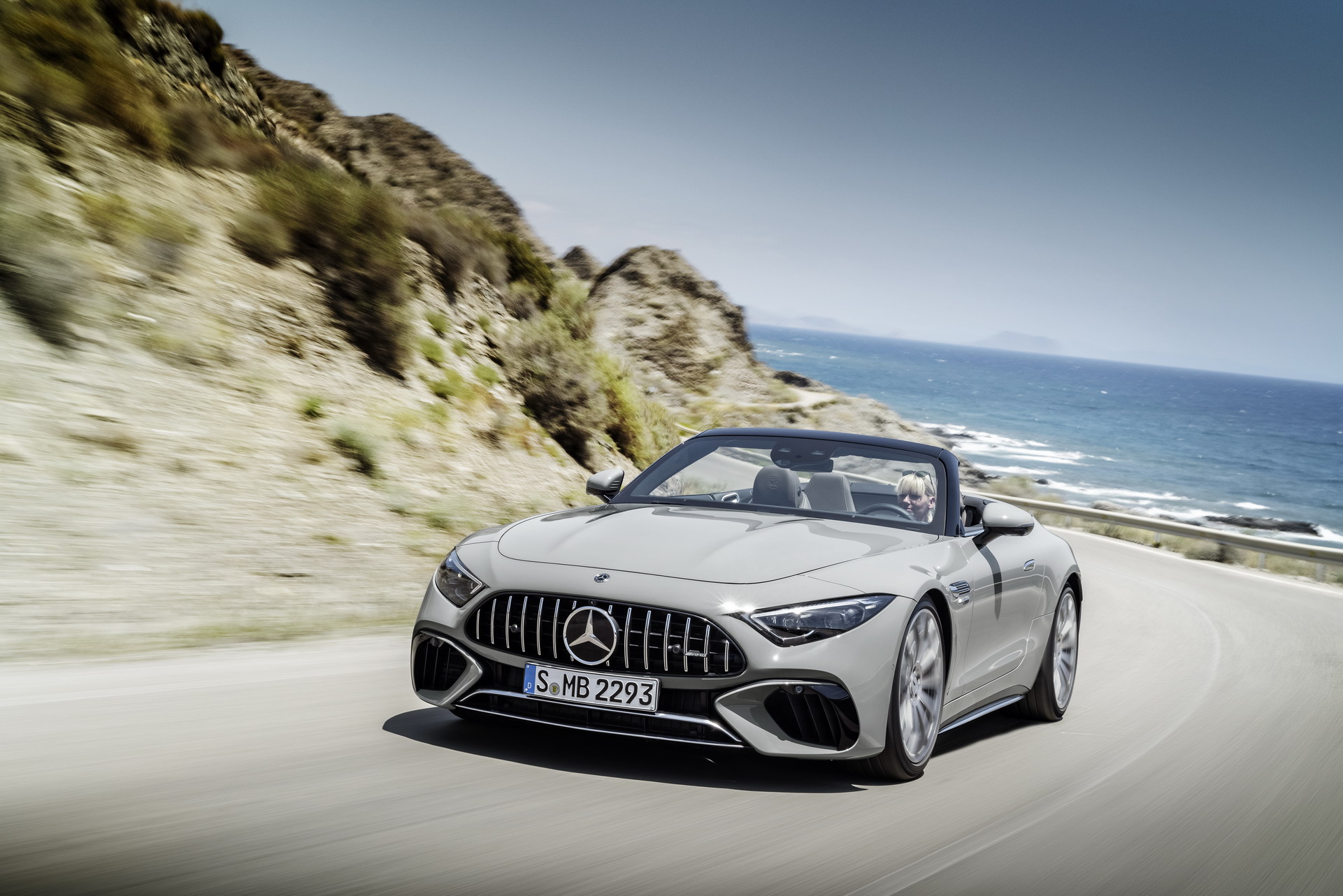 2022 Mercedes-AMG SL Breaks Cover With 2+2 Seats, Fabric Top, AWD And Up To 577 HP