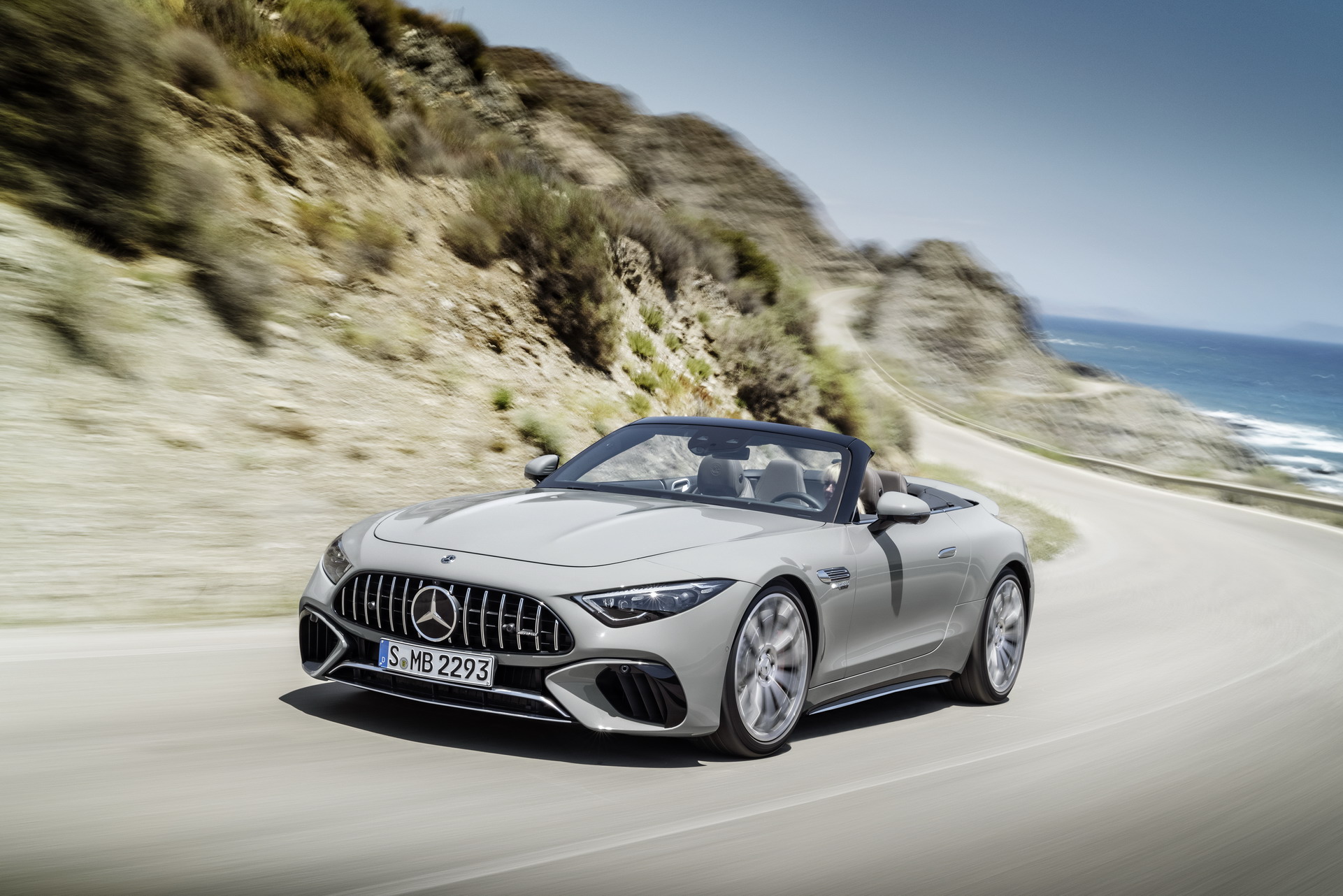 2022 Mercedes-AMG SL Breaks Cover With 2+2 Seats, Fabric Top, AWD And Up To 577 HP