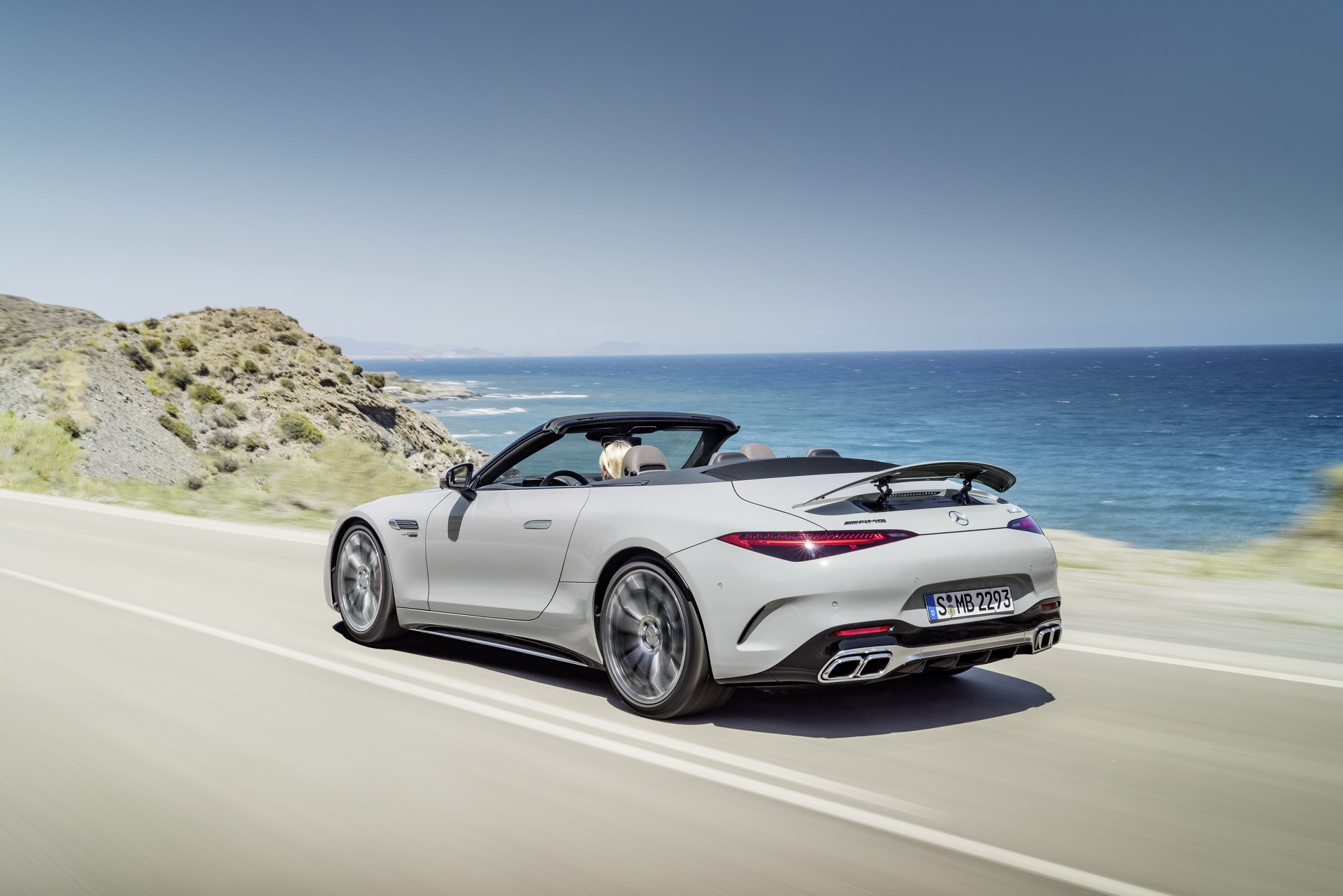 2022 Mercedes-AMG SL Breaks Cover With 2+2 Seats, Fabric Top, AWD And Up To 577 HP