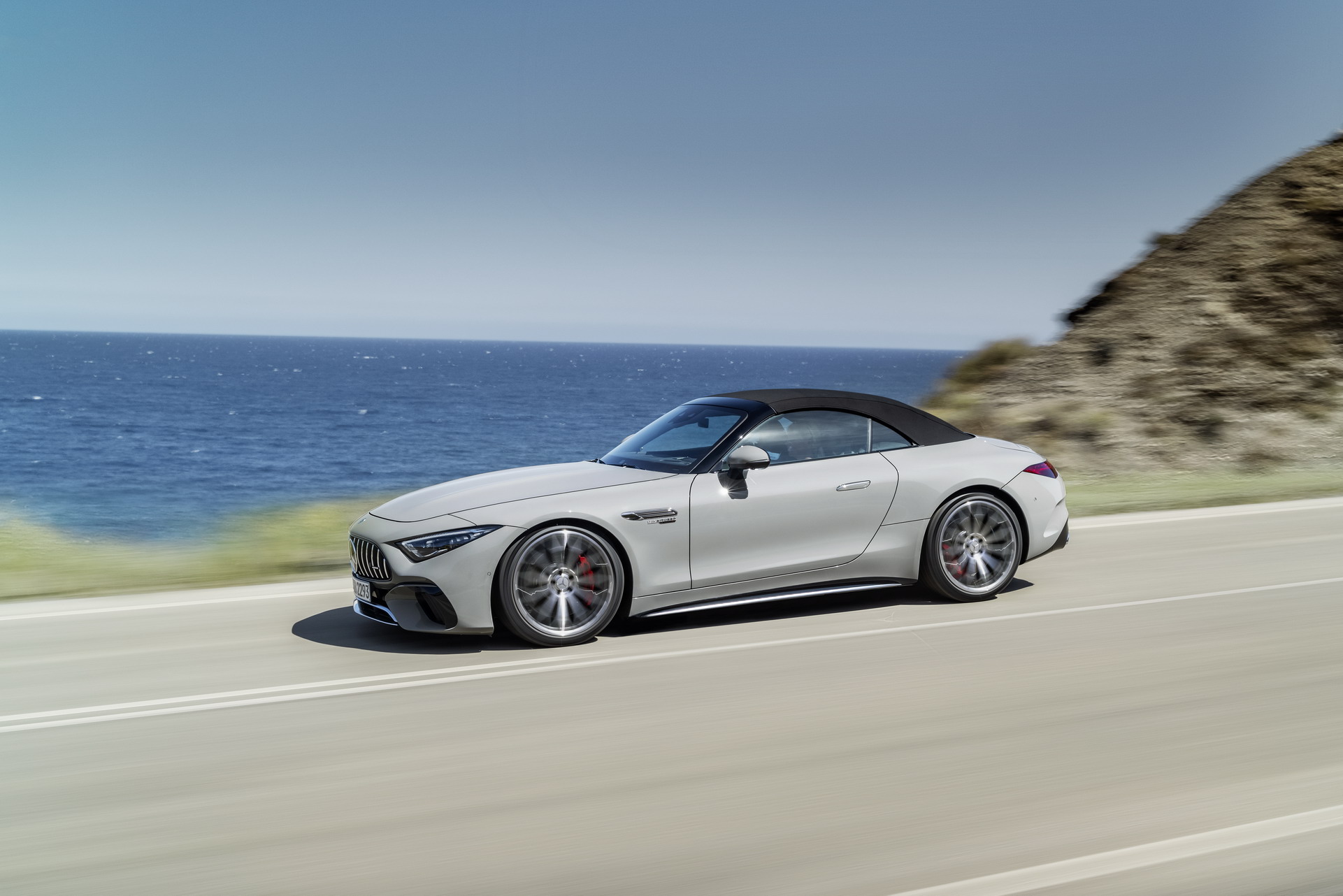2022 Mercedes-AMG SL Breaks Cover With 2+2 Seats, Fabric Top, AWD And Up To 577 HP