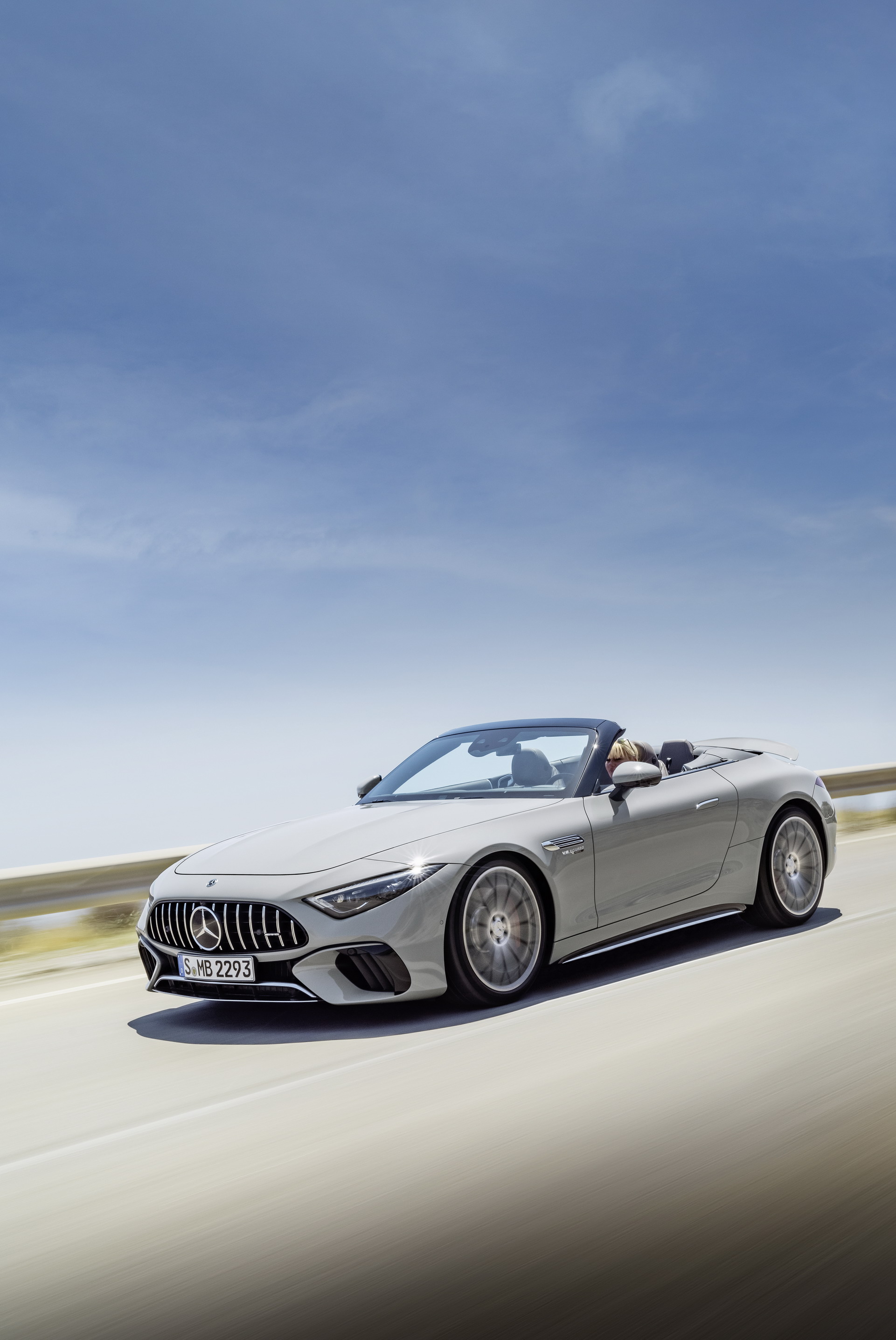 2022 Mercedes-AMG SL Breaks Cover With 2+2 Seats, Fabric Top, AWD And Up To 577 HP