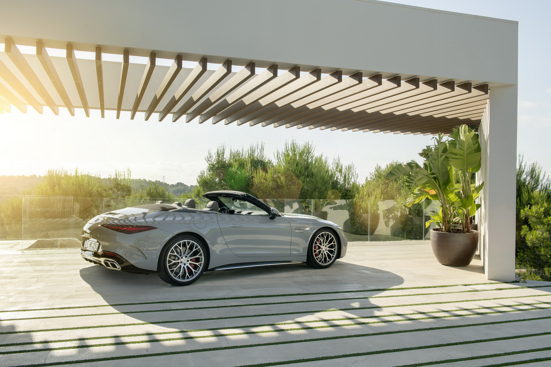 2022 Mercedes-AMG SL Breaks Cover With 2+2 Seats, Fabric Top, AWD And Up To 577 HP