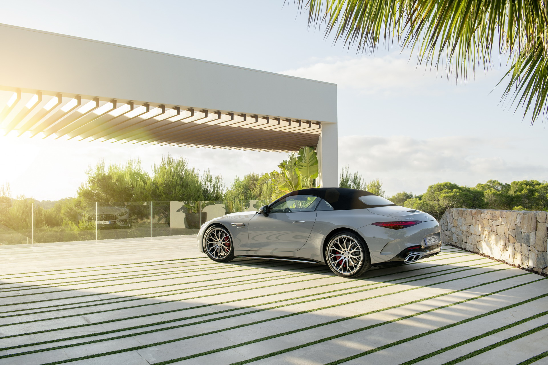 2022 Mercedes-AMG SL Breaks Cover With 2+2 Seats, Fabric Top, AWD And Up To 577 HP