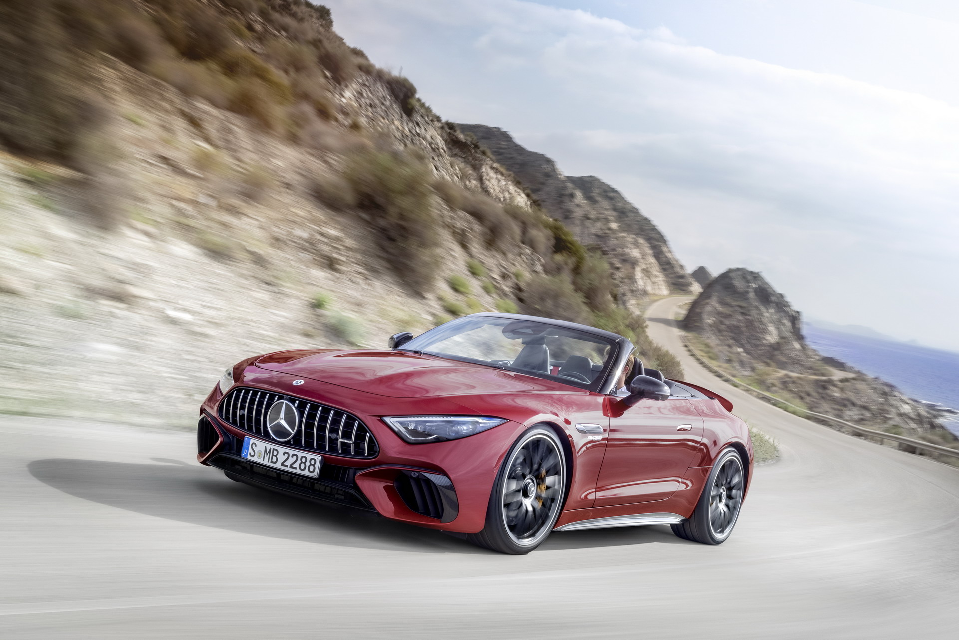 2022 Mercedes-AMG SL Breaks Cover With 2+2 Seats, Fabric Top, AWD And Up To 577 HP