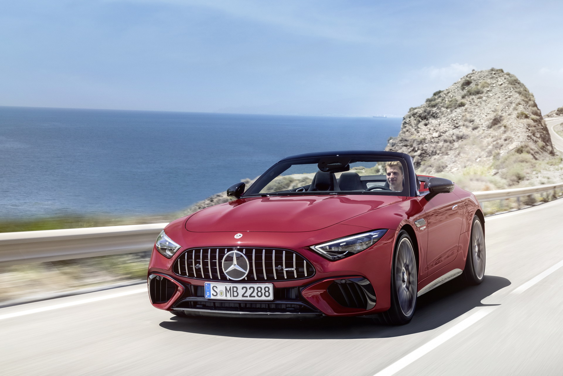 2022 Mercedes-AMG SL Breaks Cover With 2+2 Seats, Fabric Top, AWD And Up To 577 HP