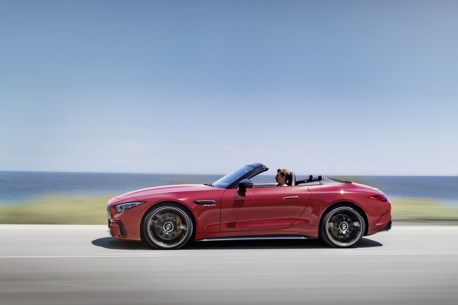 2022 Mercedes-AMG SL Breaks Cover With 2+2 Seats, Fabric Top, AWD And Up To 577 HP