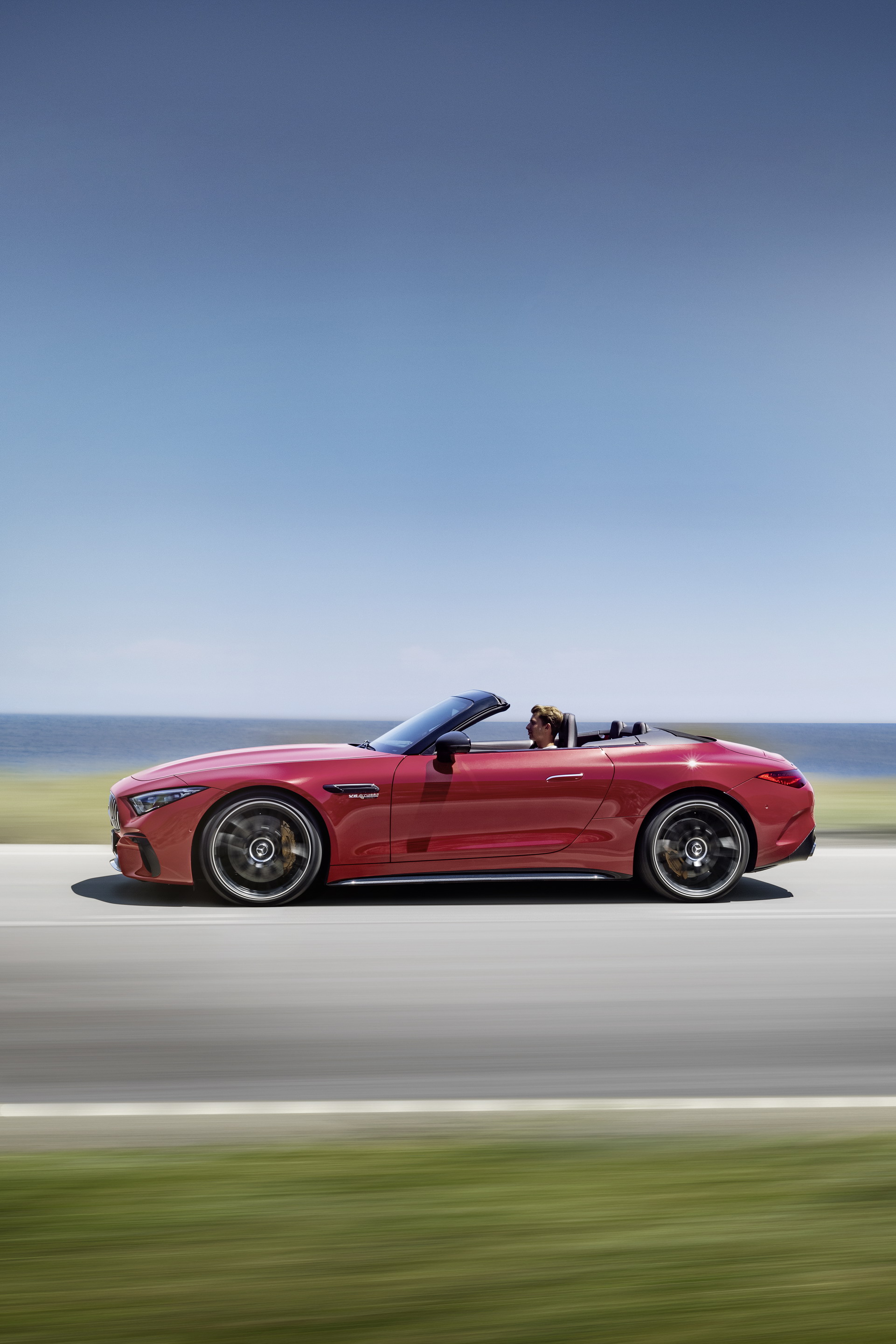 2022 Mercedes-AMG SL Breaks Cover With 2+2 Seats, Fabric Top, AWD And Up To 577 HP