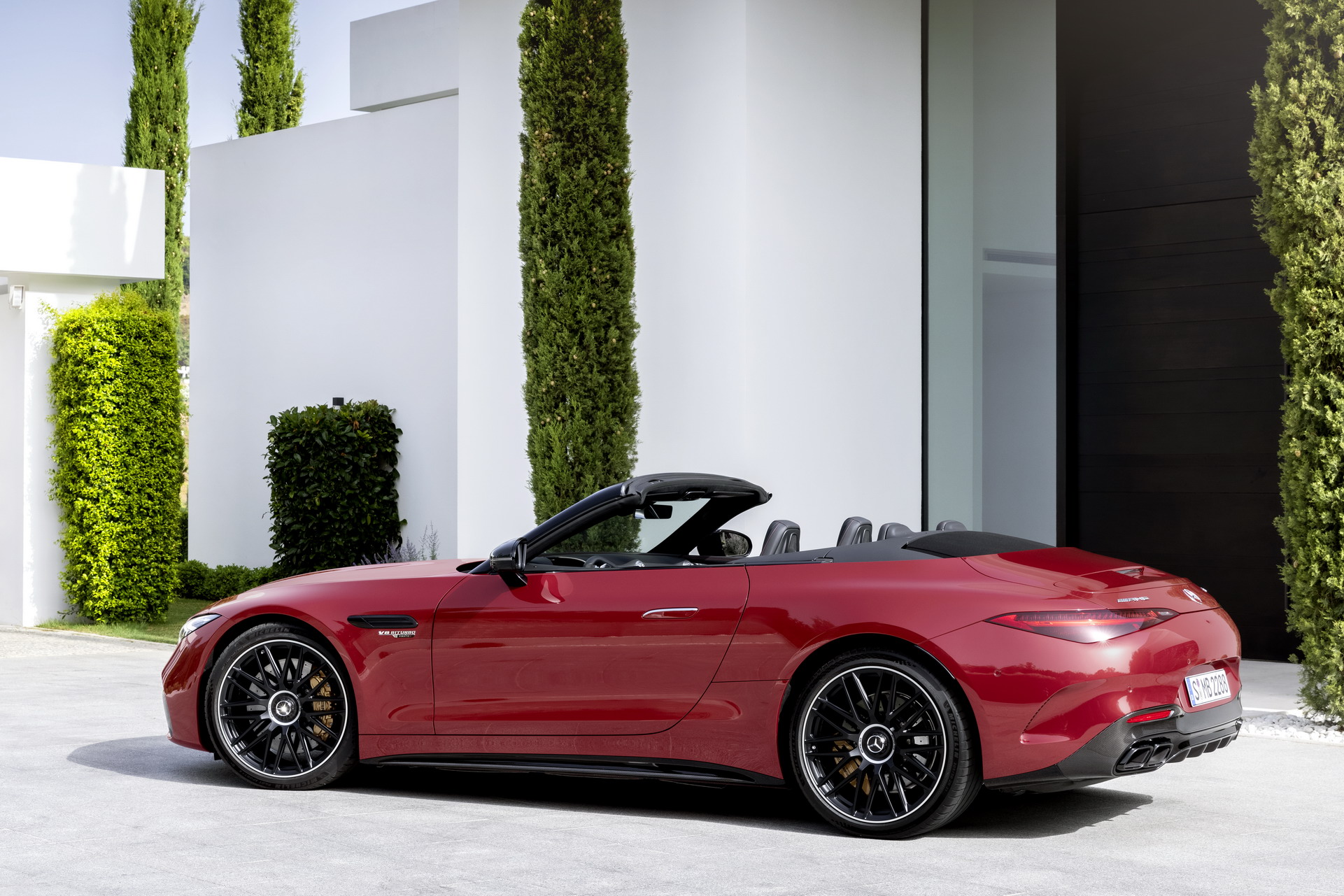 2022 Mercedes-AMG SL Breaks Cover With 2+2 Seats, Fabric Top, AWD And Up To 577 HP
