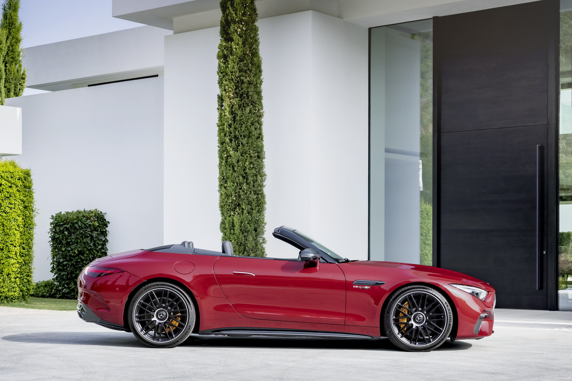 2022 Mercedes-AMG SL Breaks Cover With 2+2 Seats, Fabric Top, AWD And Up To 577 HP